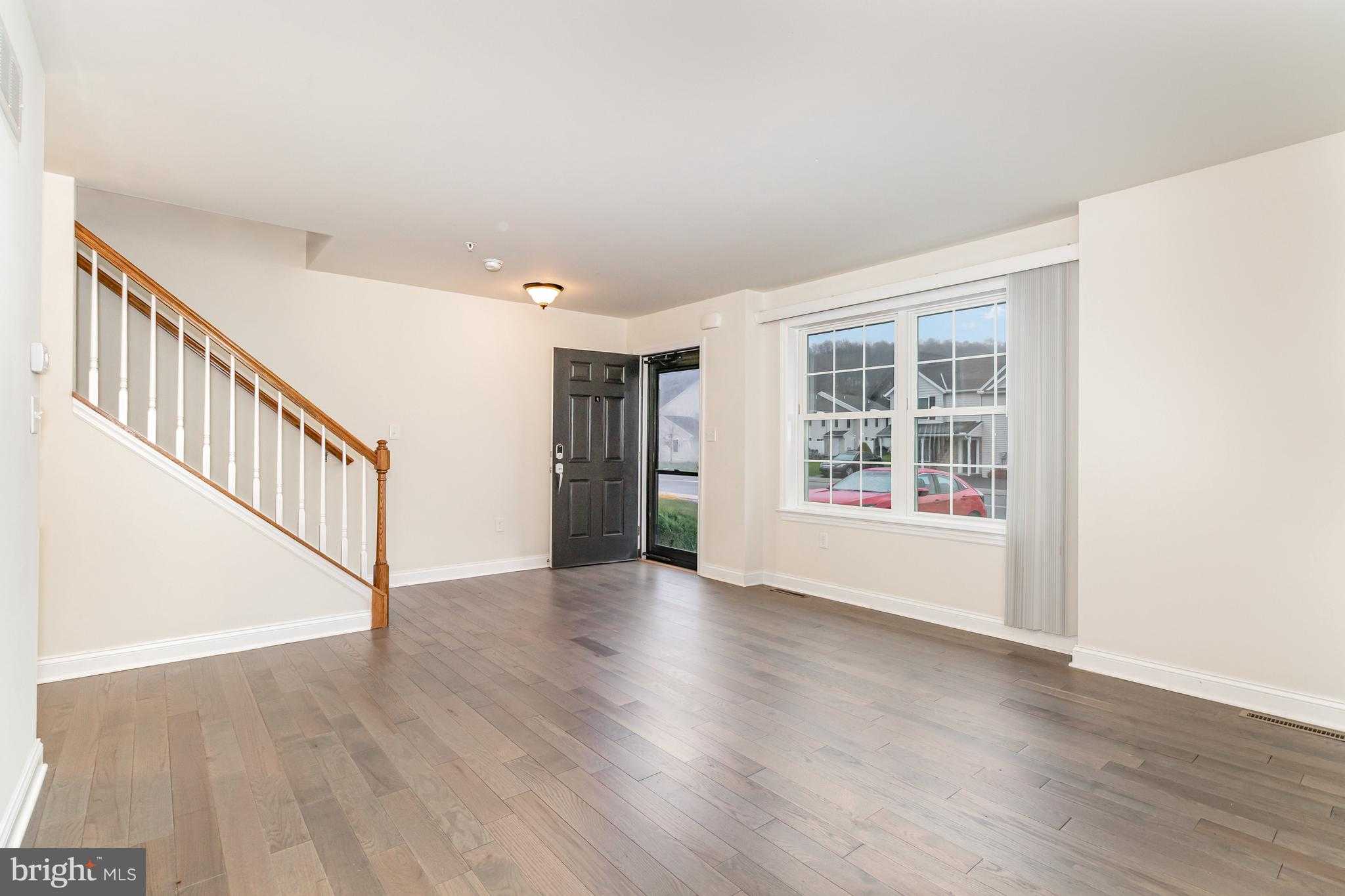 114 Cedarwood Dr photo 6