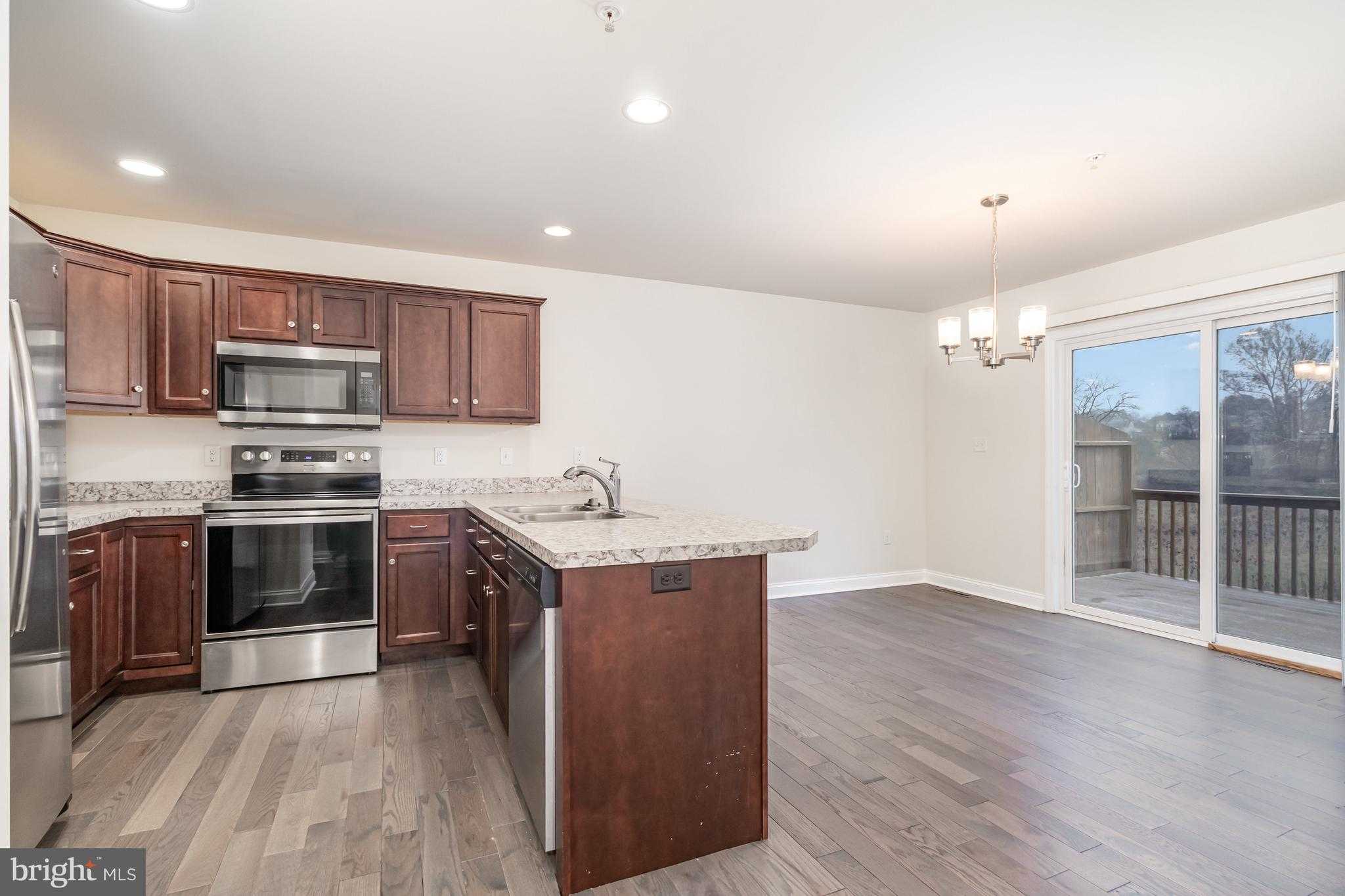 114 Cedarwood Dr photo 9