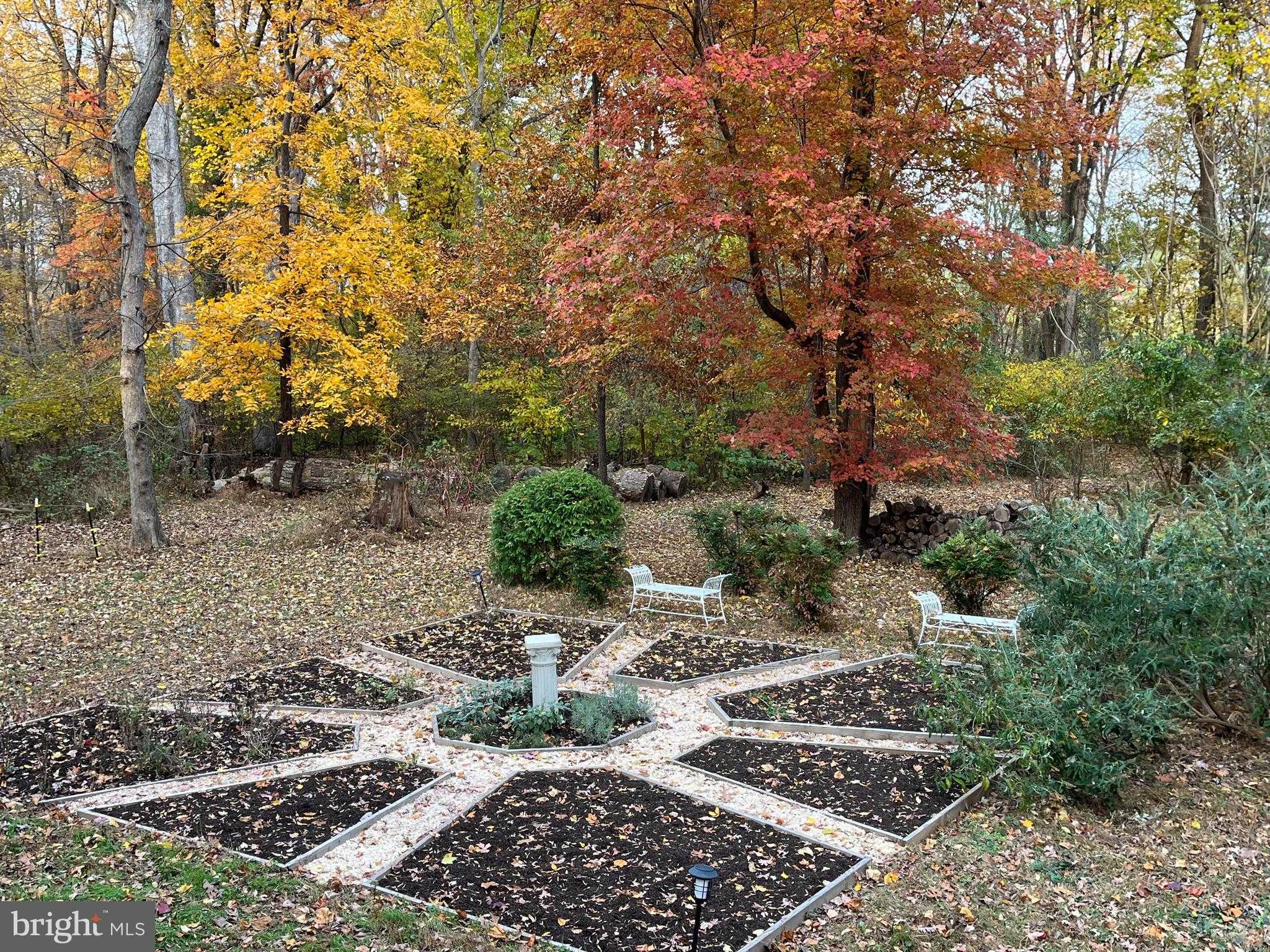 12080 Axline Rd photo 33