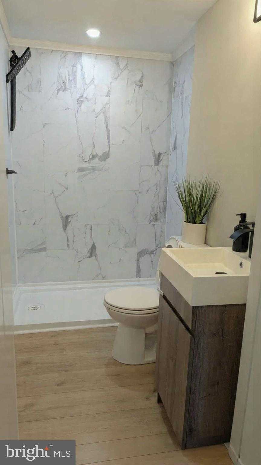 45851 N Poteat CT photo 6