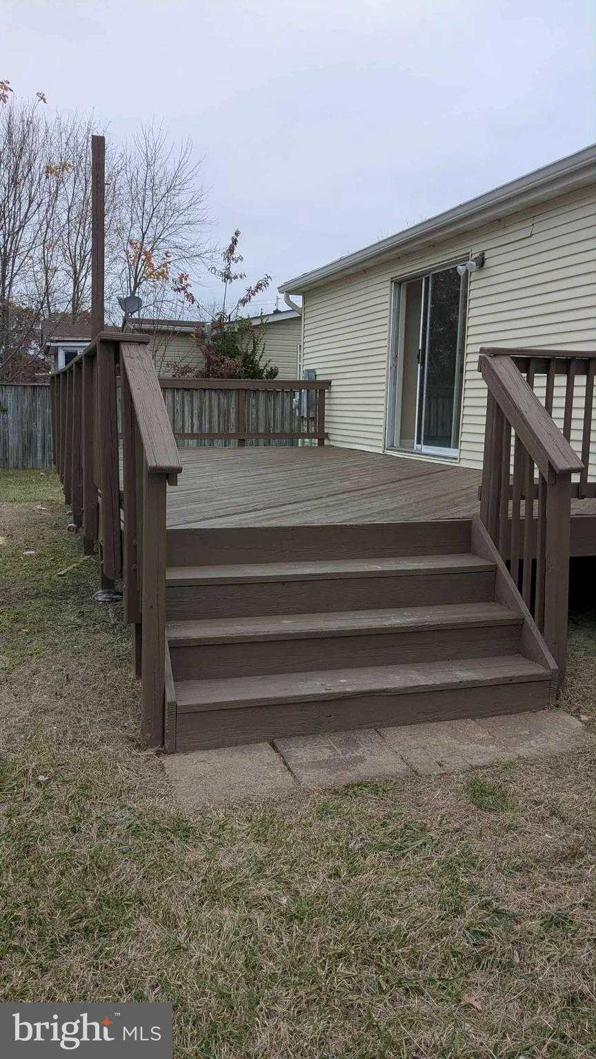 45851 N Poteat CT photo 8