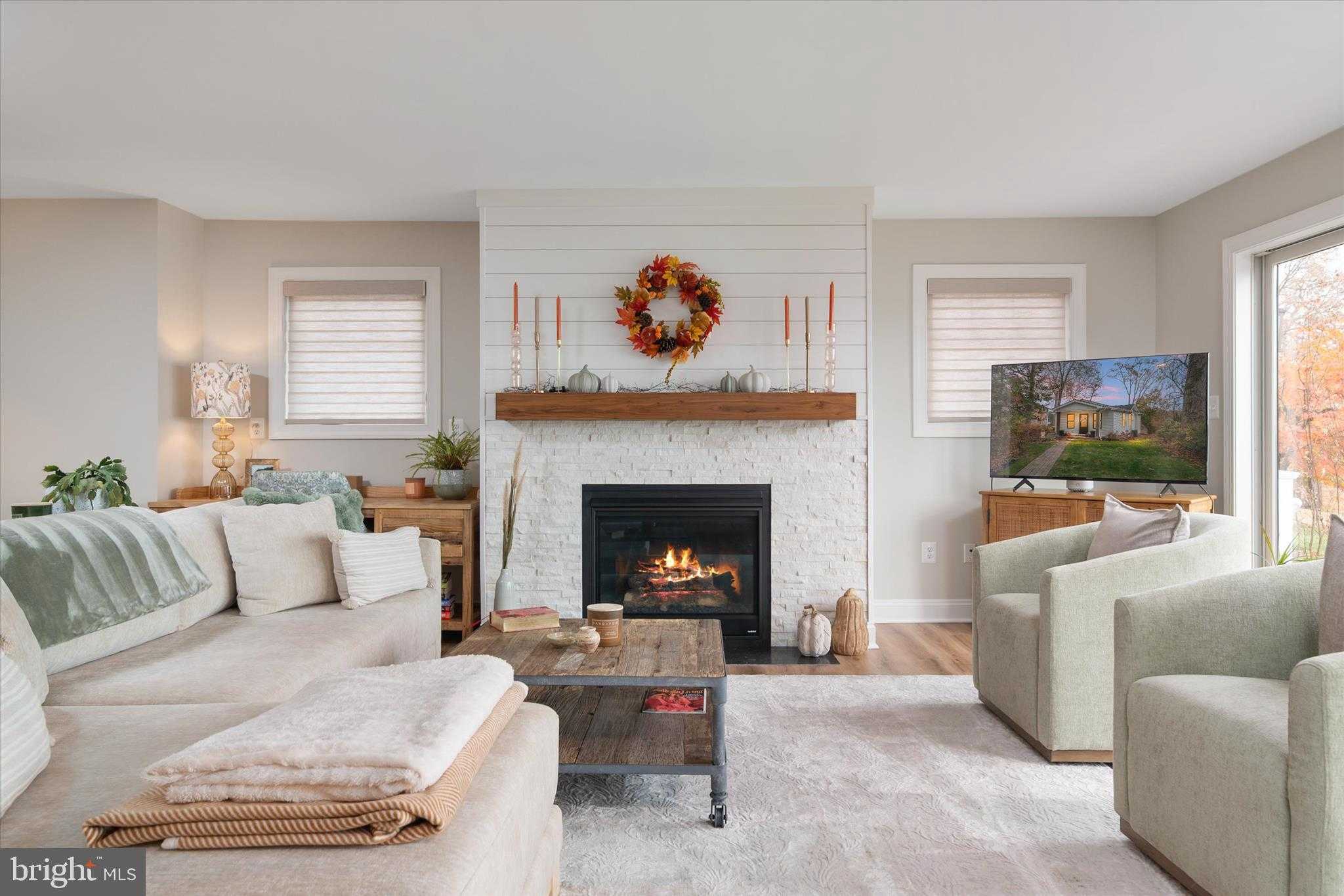 394 North Dr photo 4