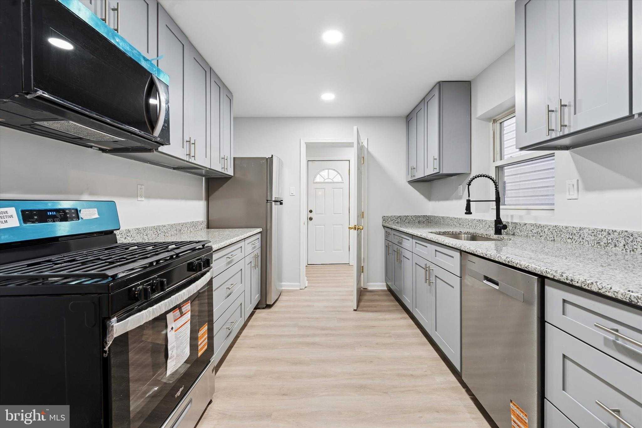 2420 Federal St photo 6