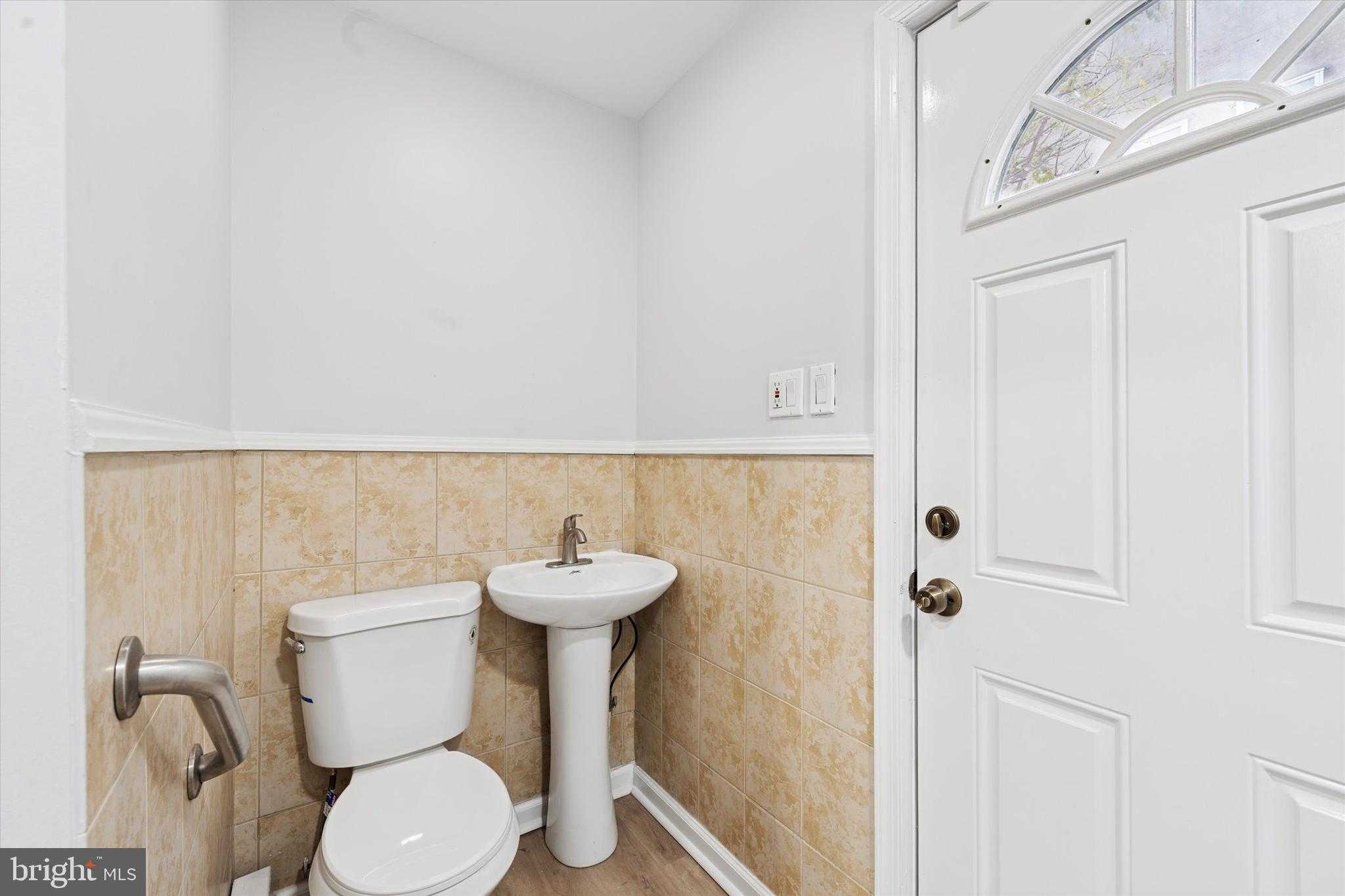 2420 Federal St photo 8