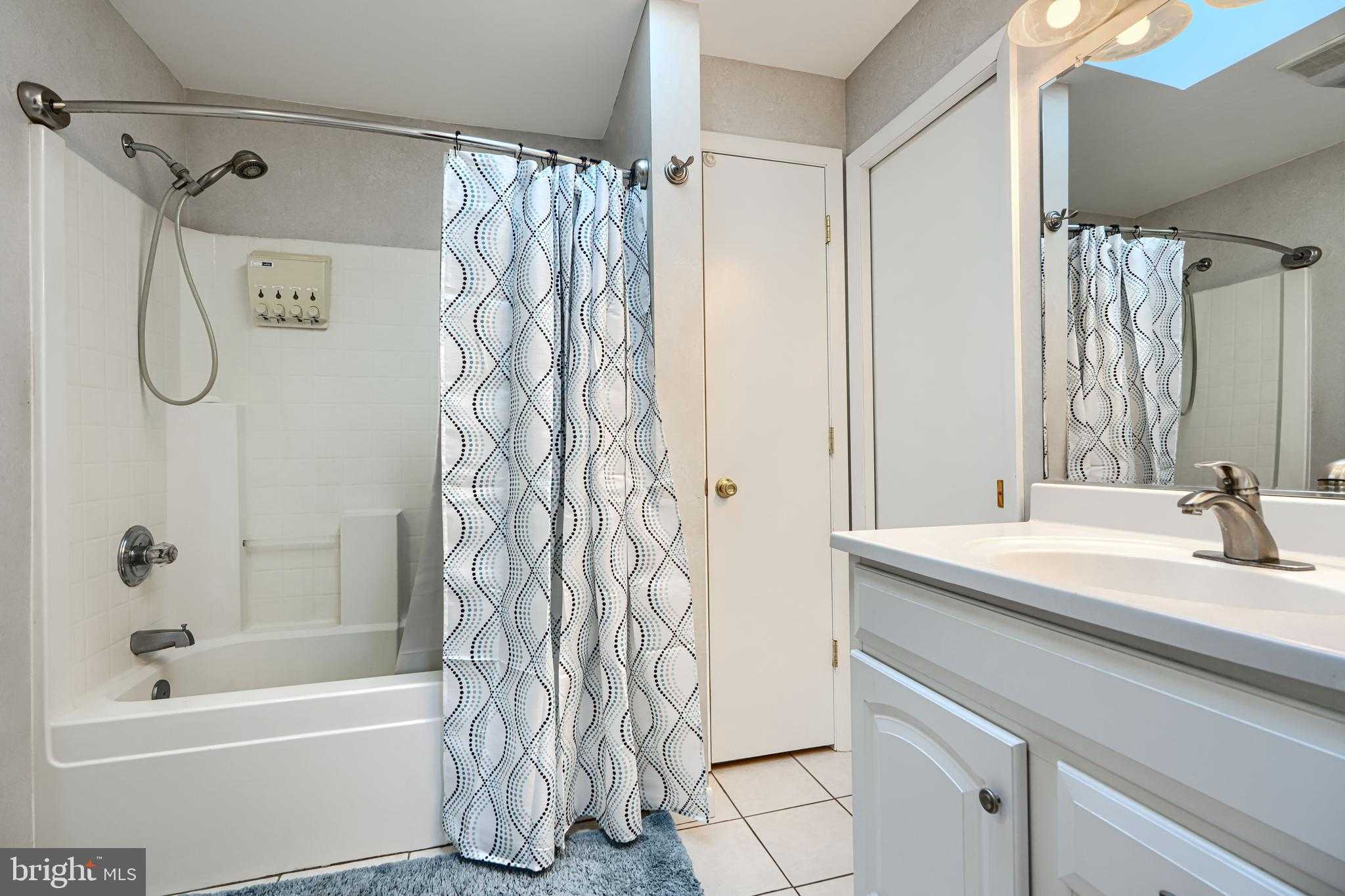 2110 Folkstone Rd photo 23