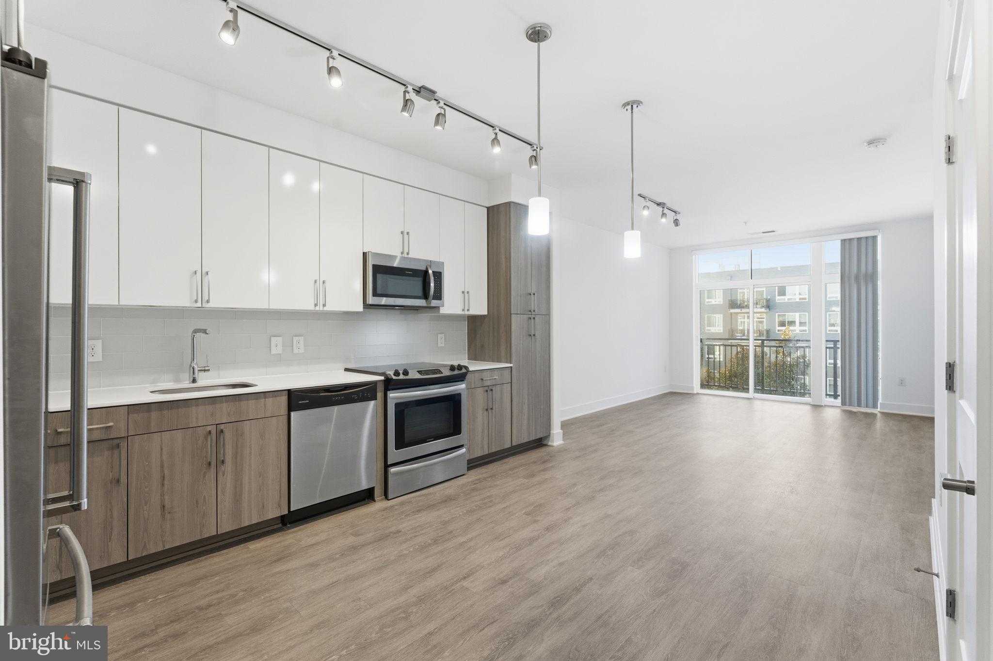 145 Riverhaven Dr Unit 428 photo 3