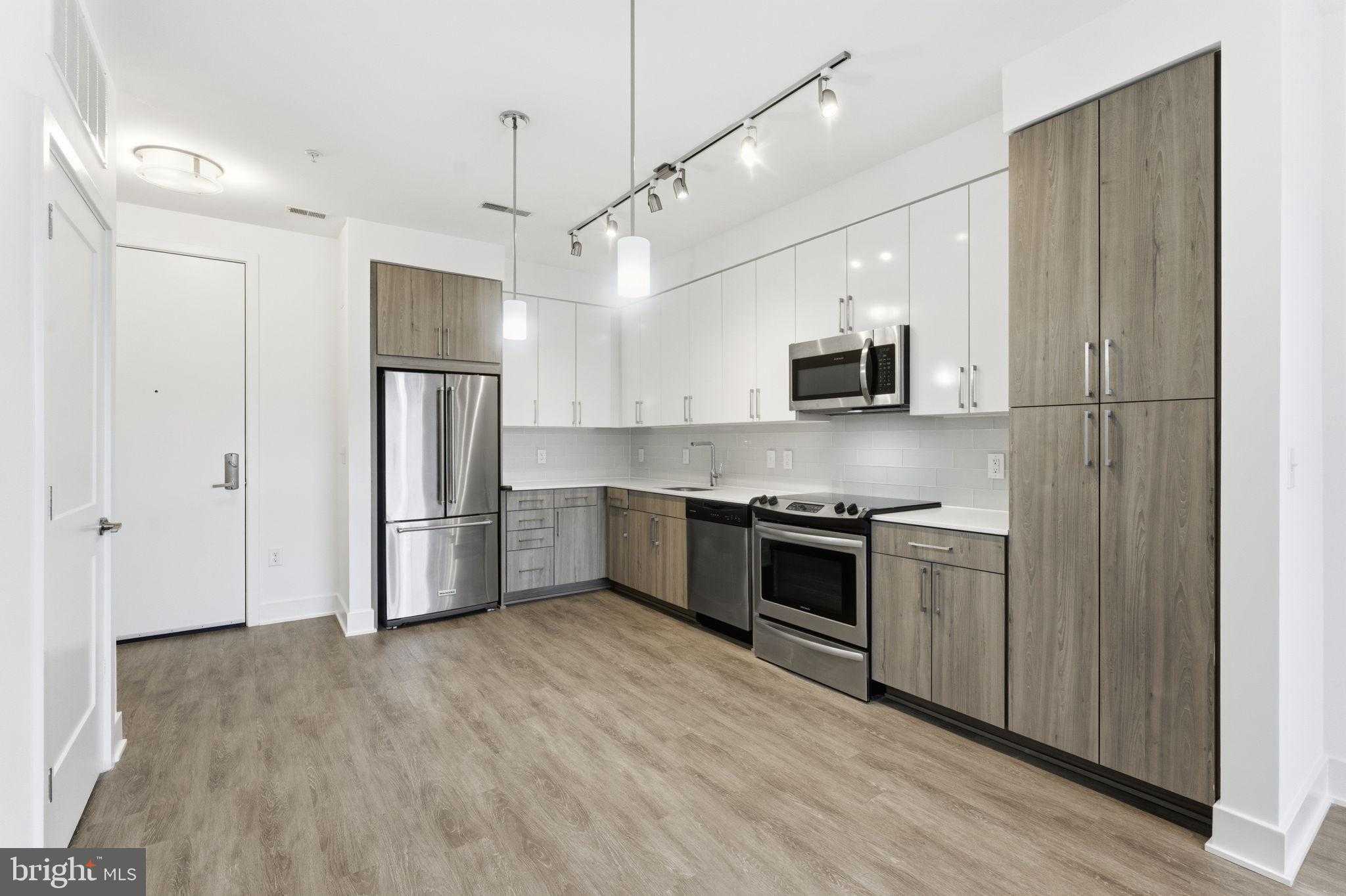 145 Riverhaven Dr Unit 428 photo 4