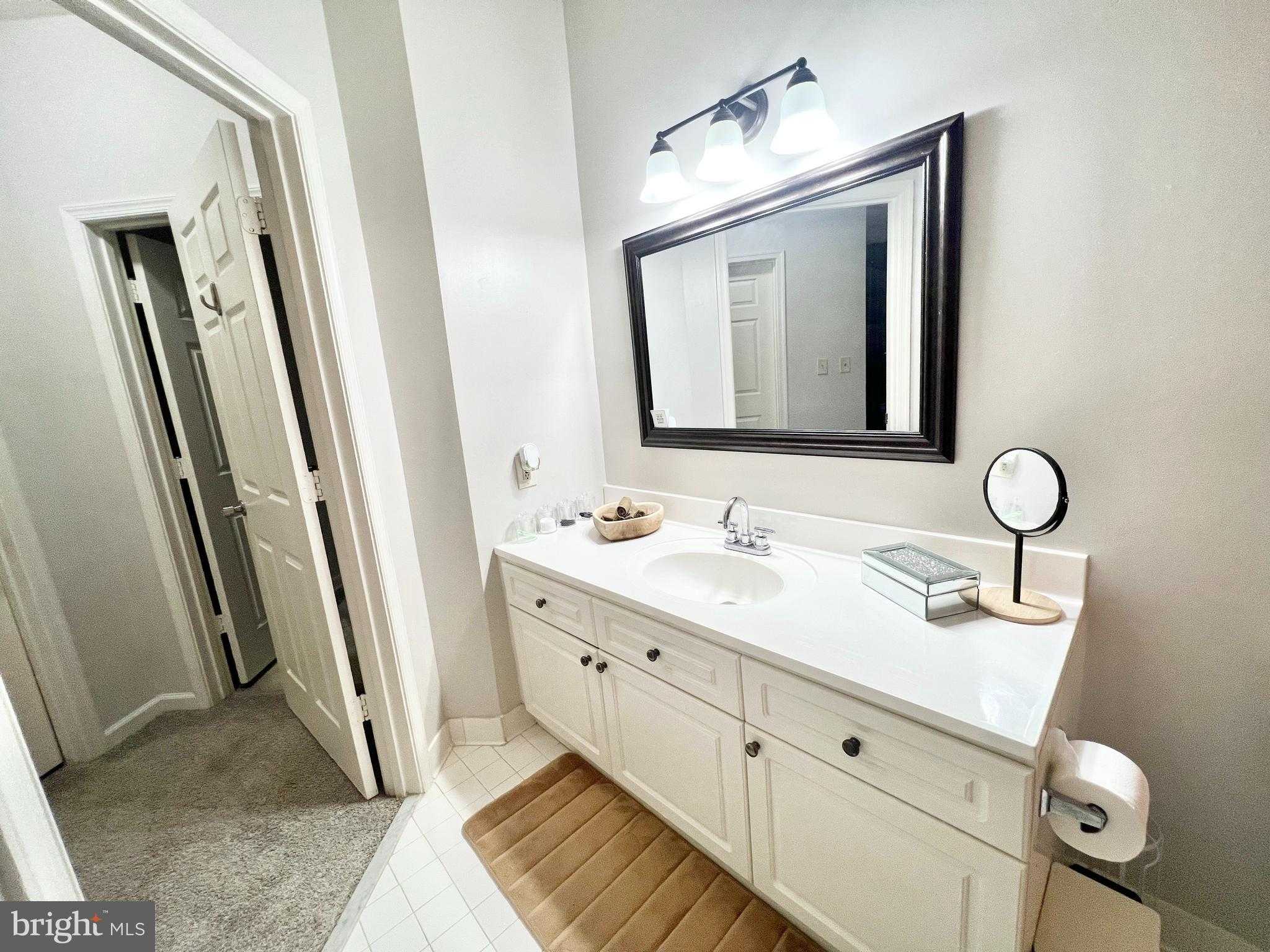 12911 Alton Sq Apt 102 photo 12