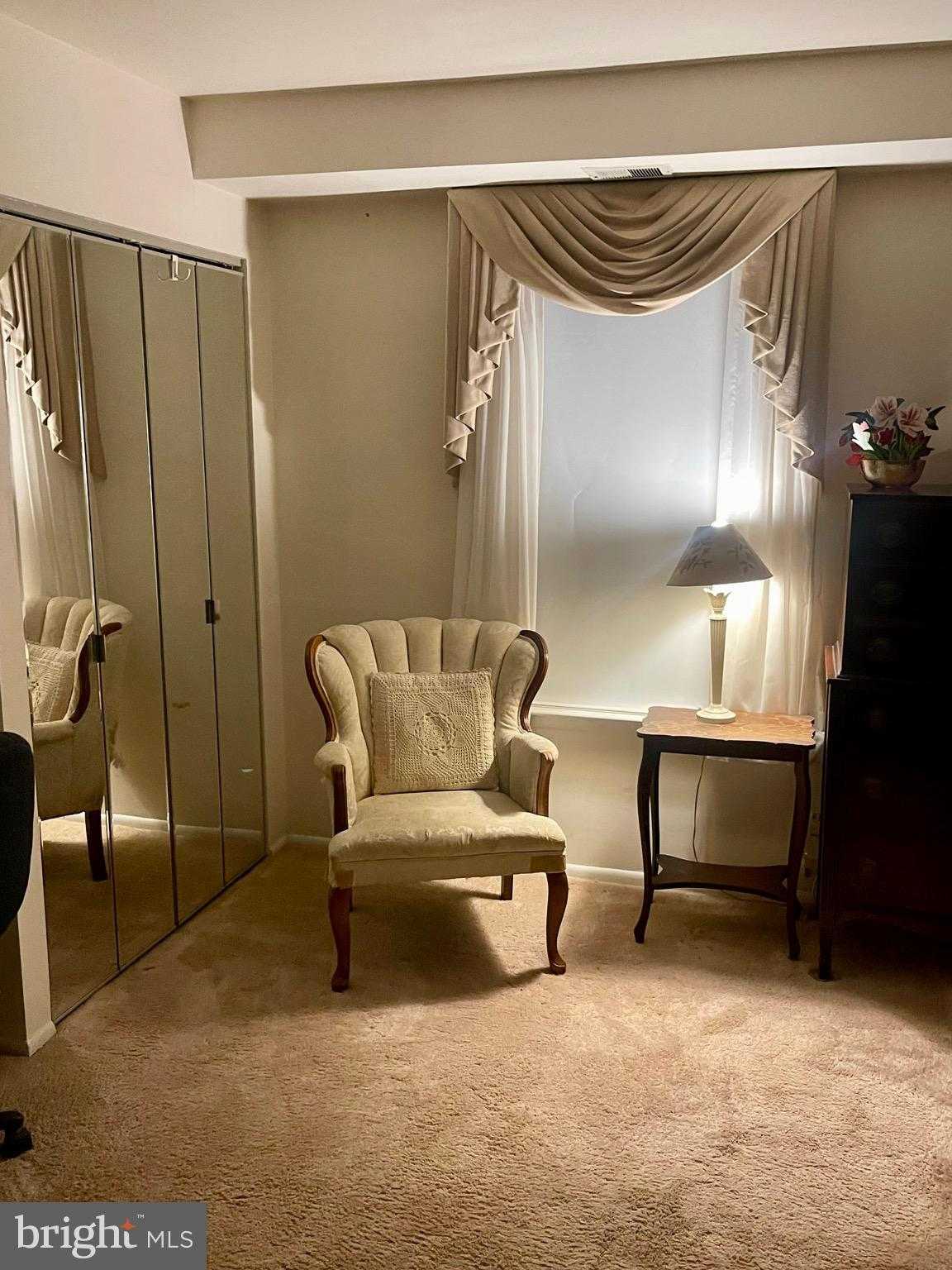 2472 Webster CT photo 26