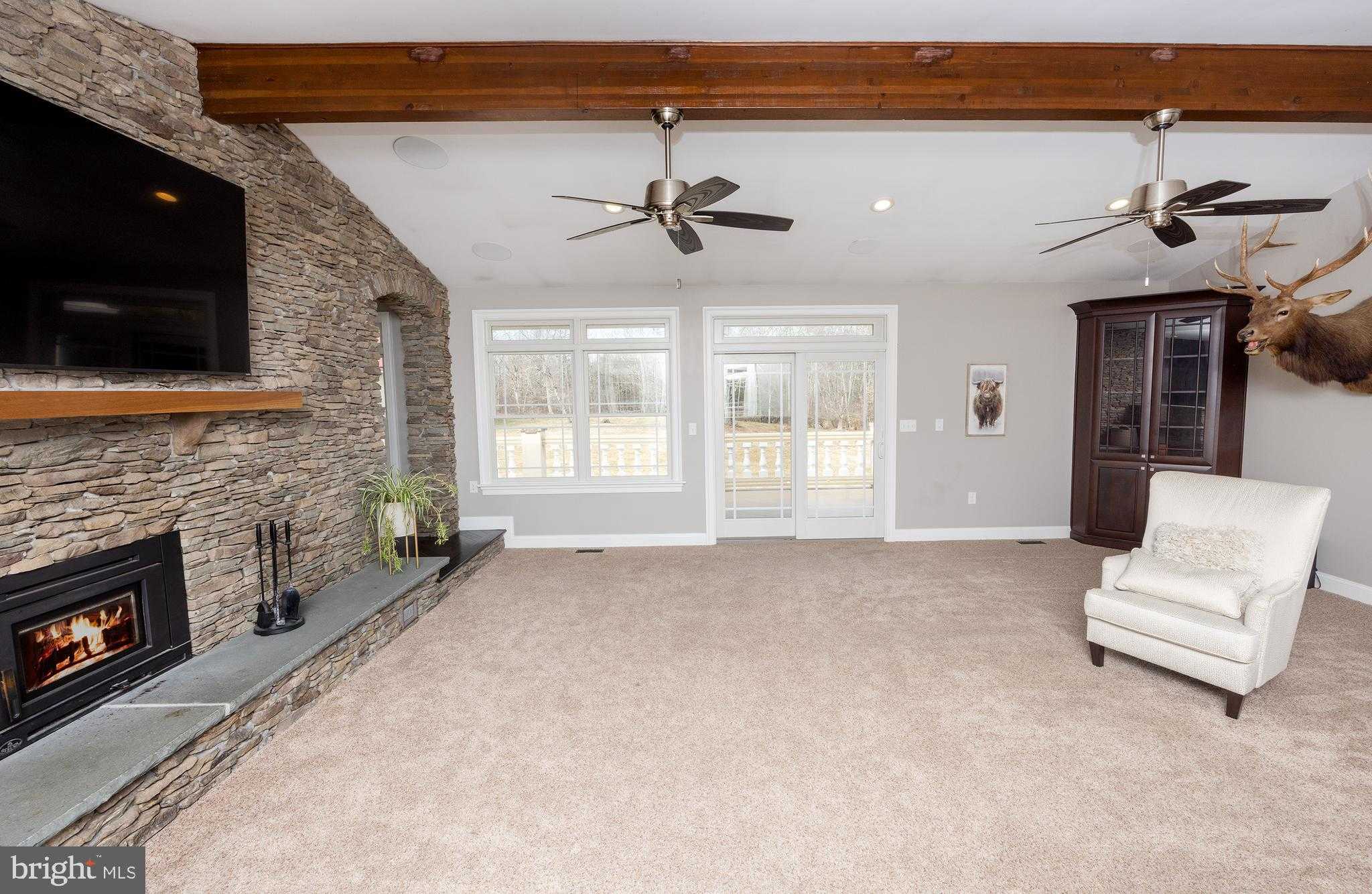 6469 Groveland Rd photo 11