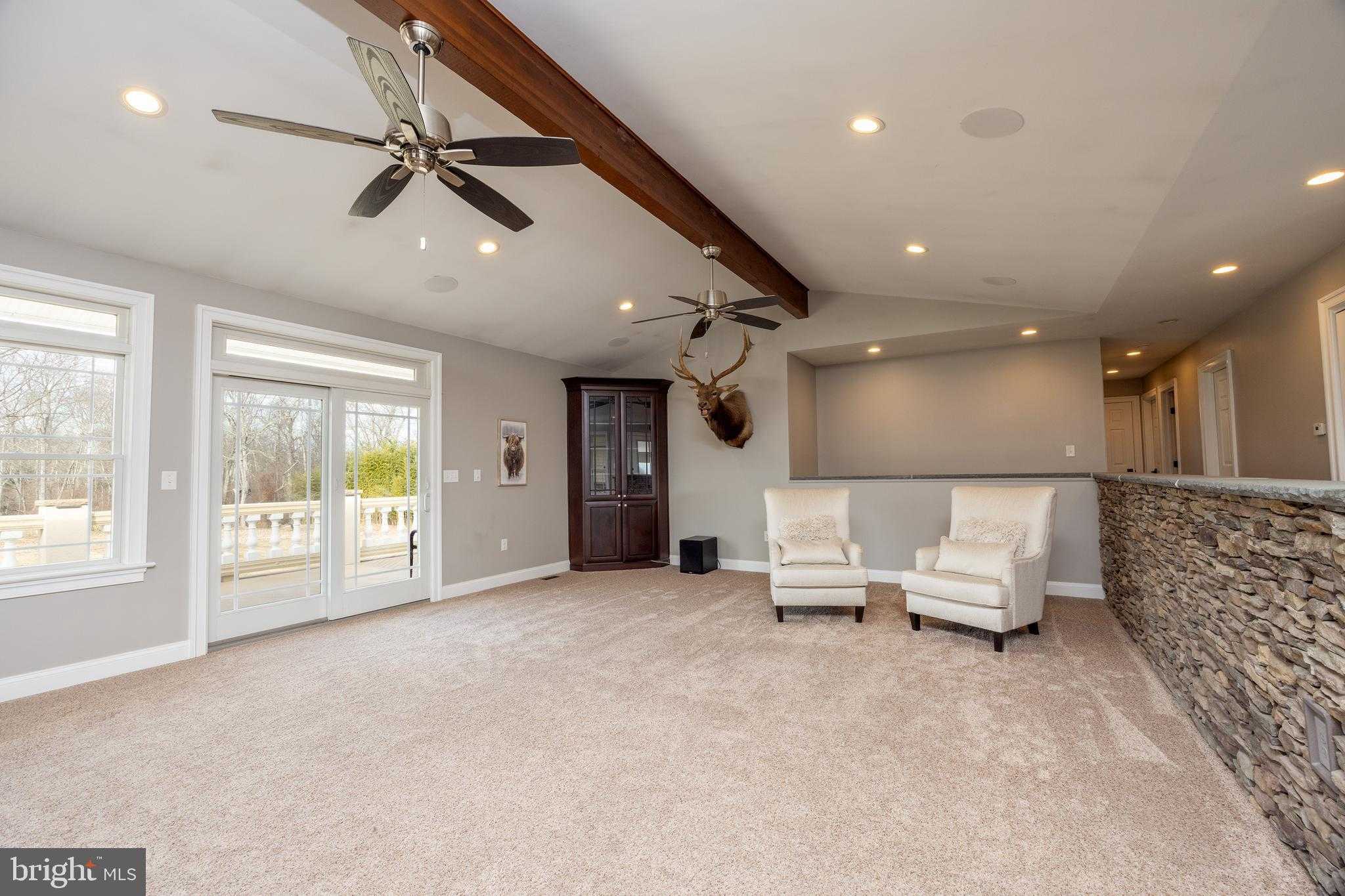 6469 Groveland Rd photo 12