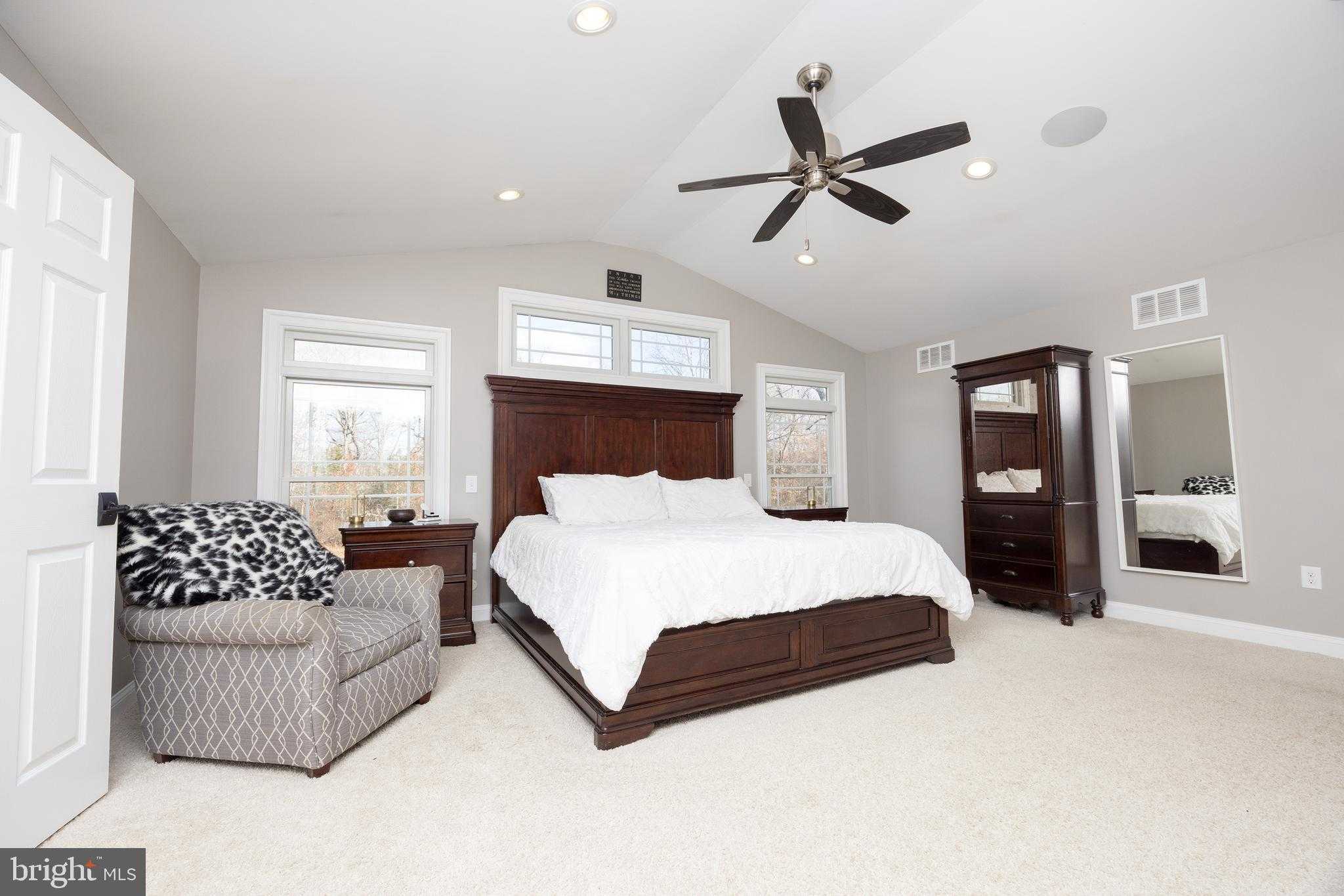 6469 Groveland Rd photo 14