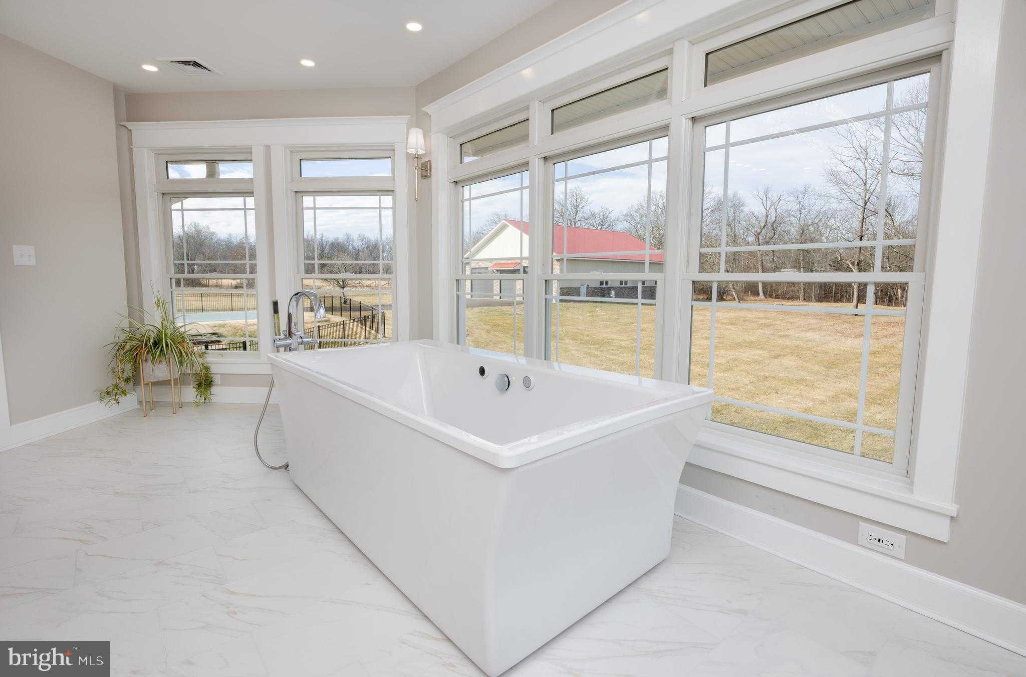 6469 Groveland Rd photo 20