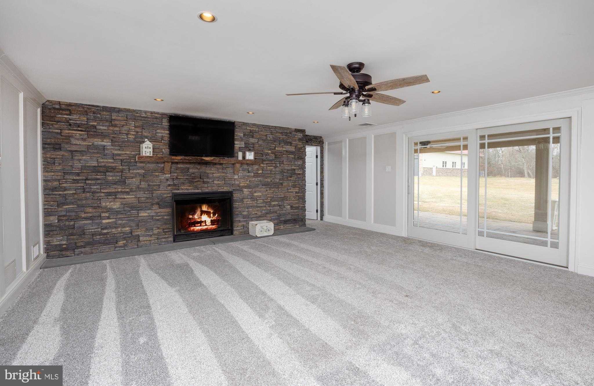 6469 Groveland Rd photo 34