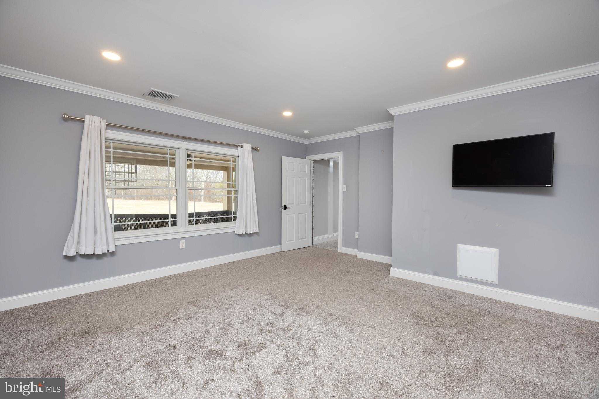 6469 Groveland Rd photo 41