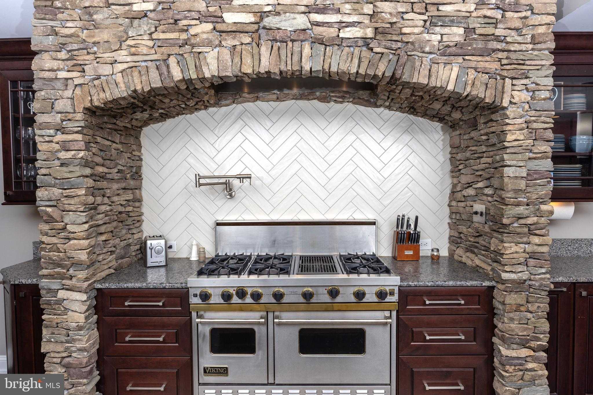 6469 Groveland Rd photo 9