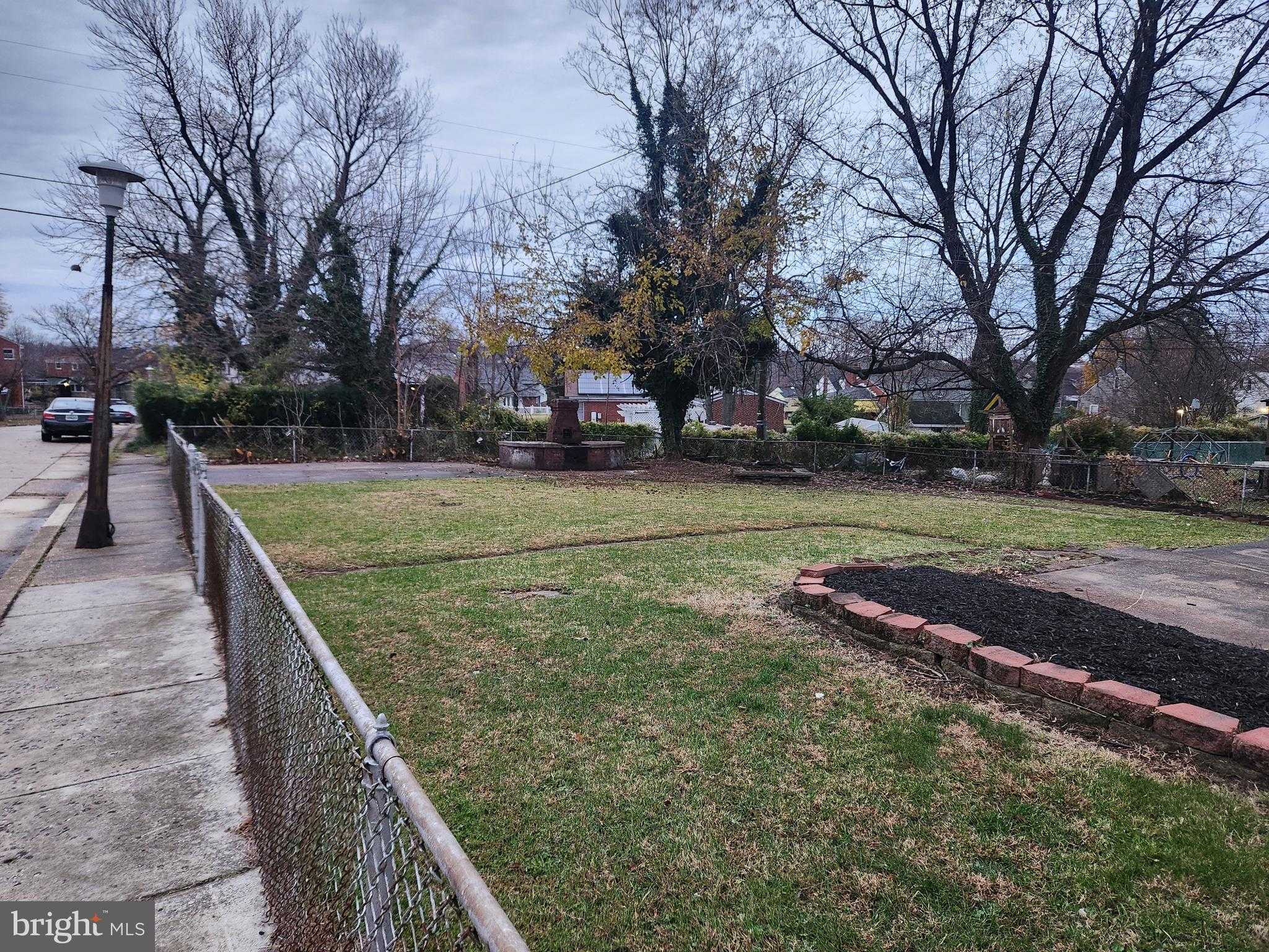 4900 Anntana Ave photo 24