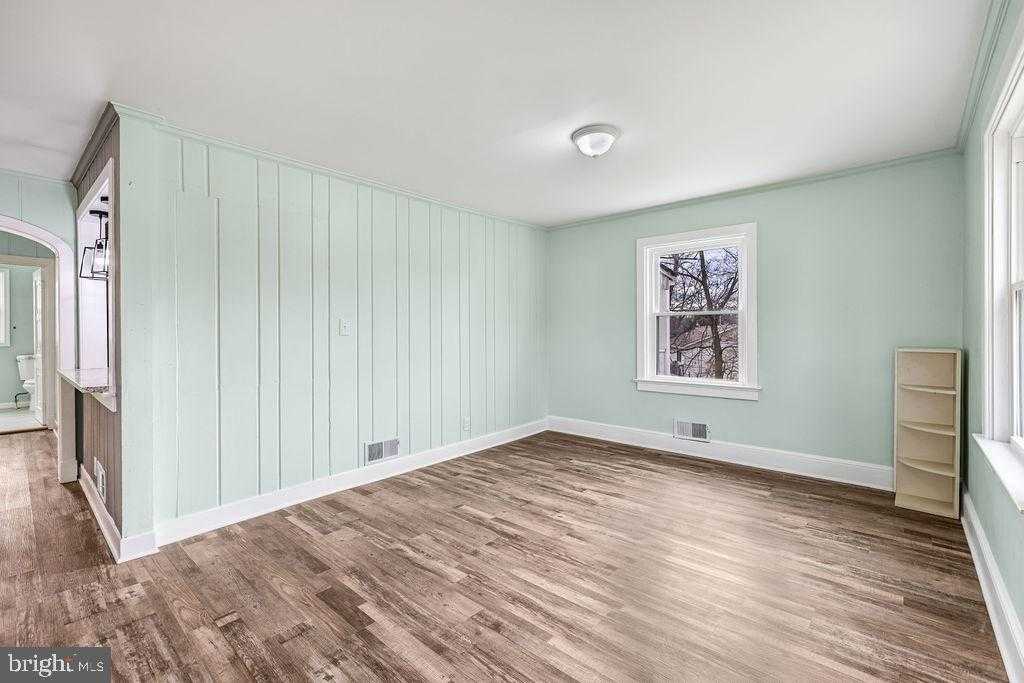 201 N Greenway Ave photo 11