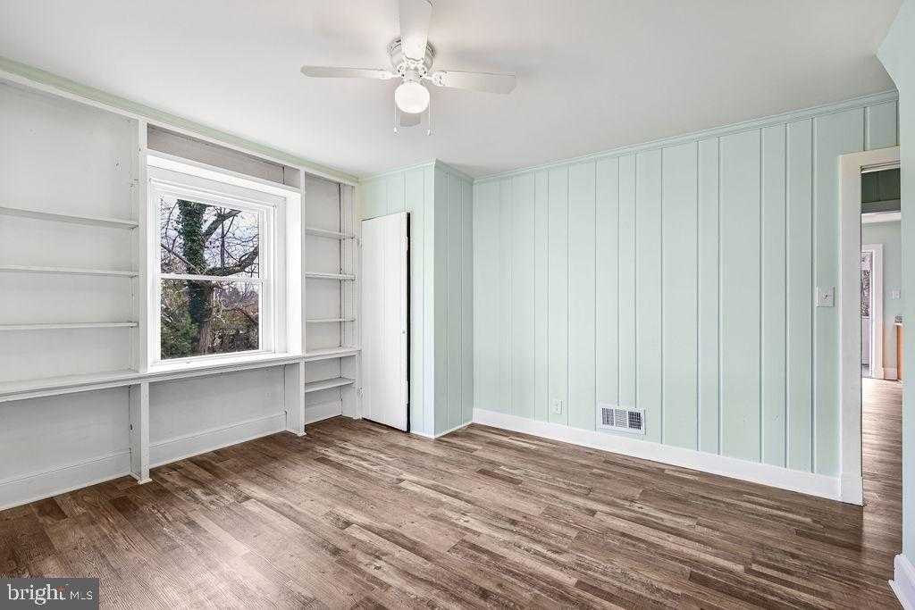 201 N Greenway Ave photo 16