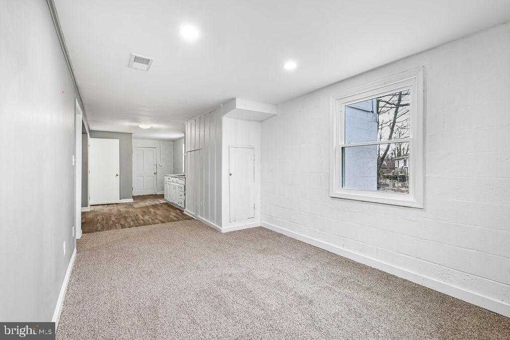 201 N Greenway Ave photo 17