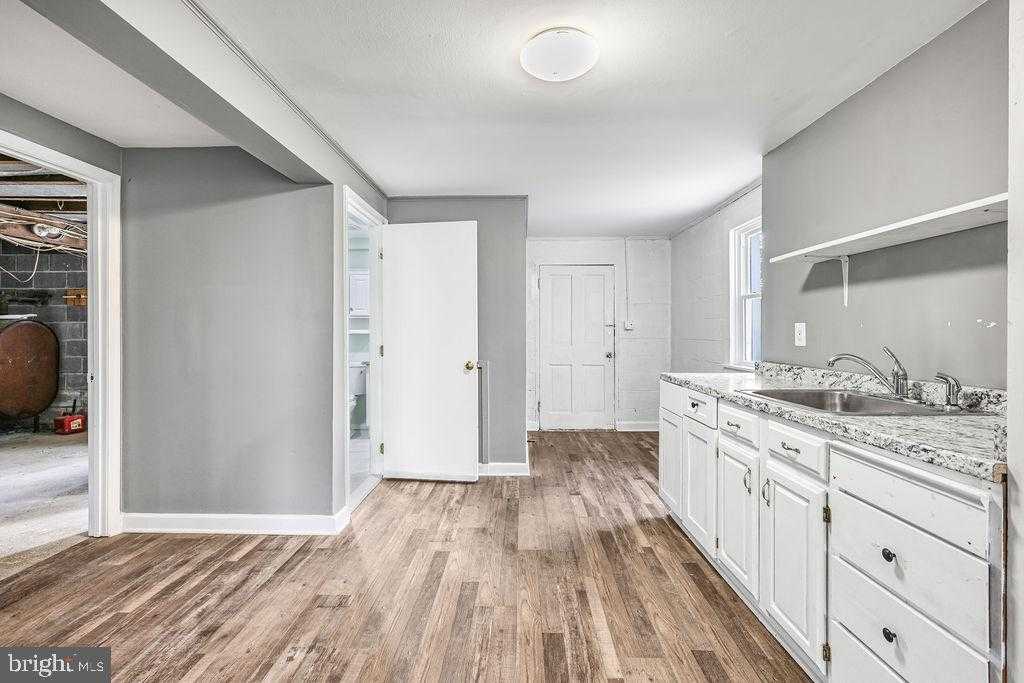 201 N Greenway Ave photo 21