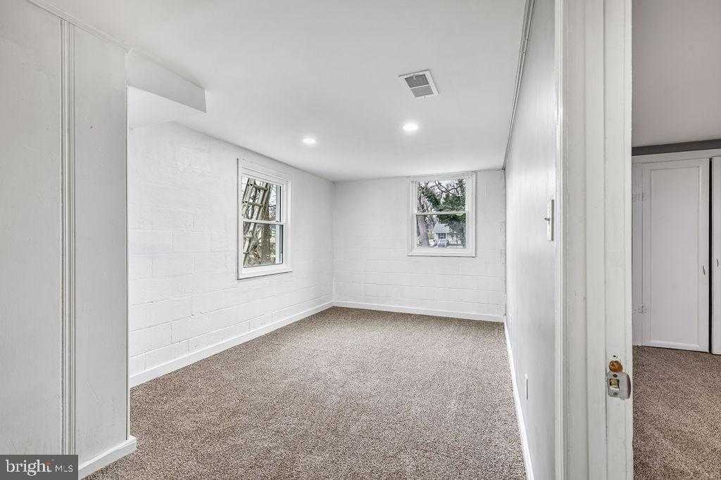 201 N Greenway Ave photo 25