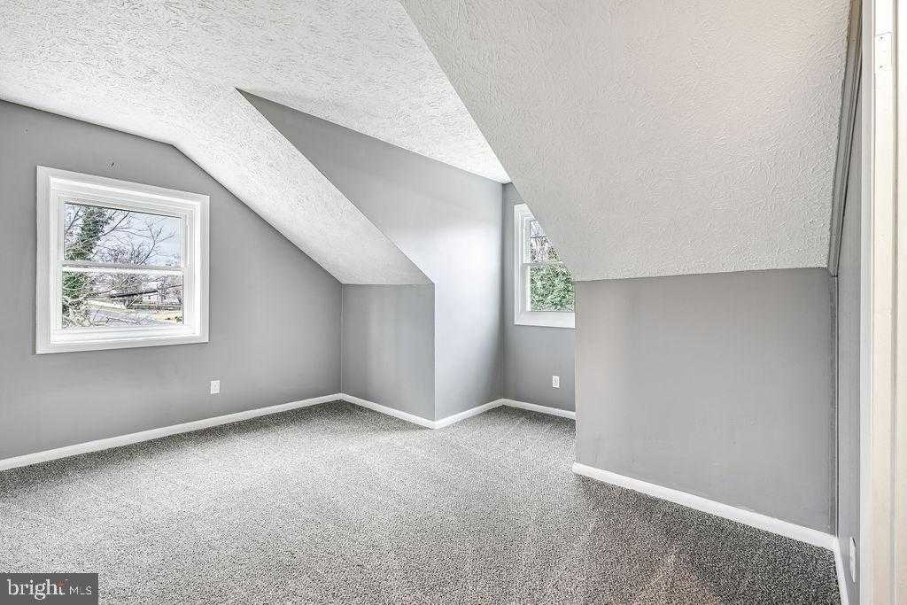 201 N Greenway Ave photo 26