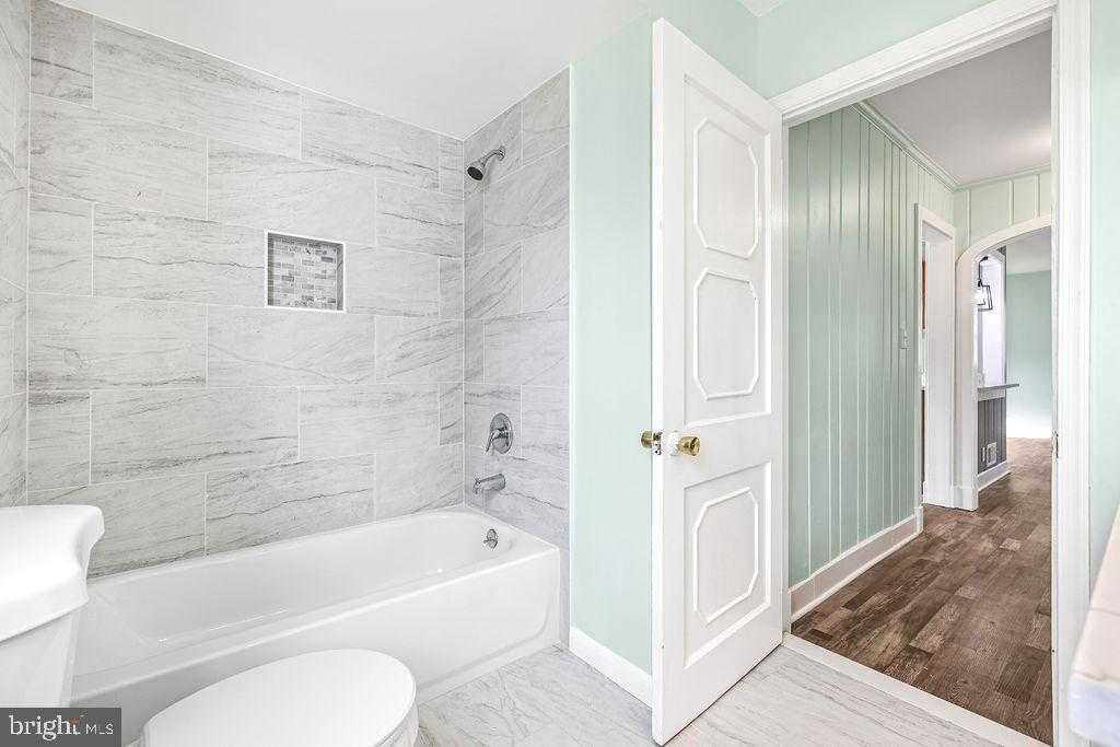 201 N Greenway Ave photo 9