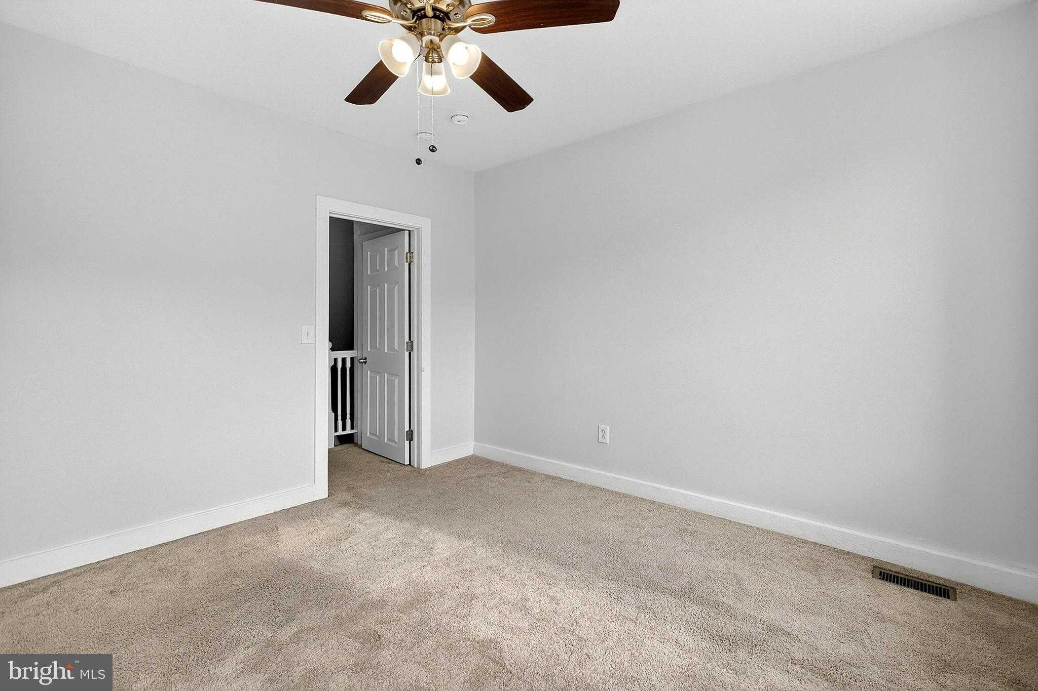 2245 Greenwich St photo 12