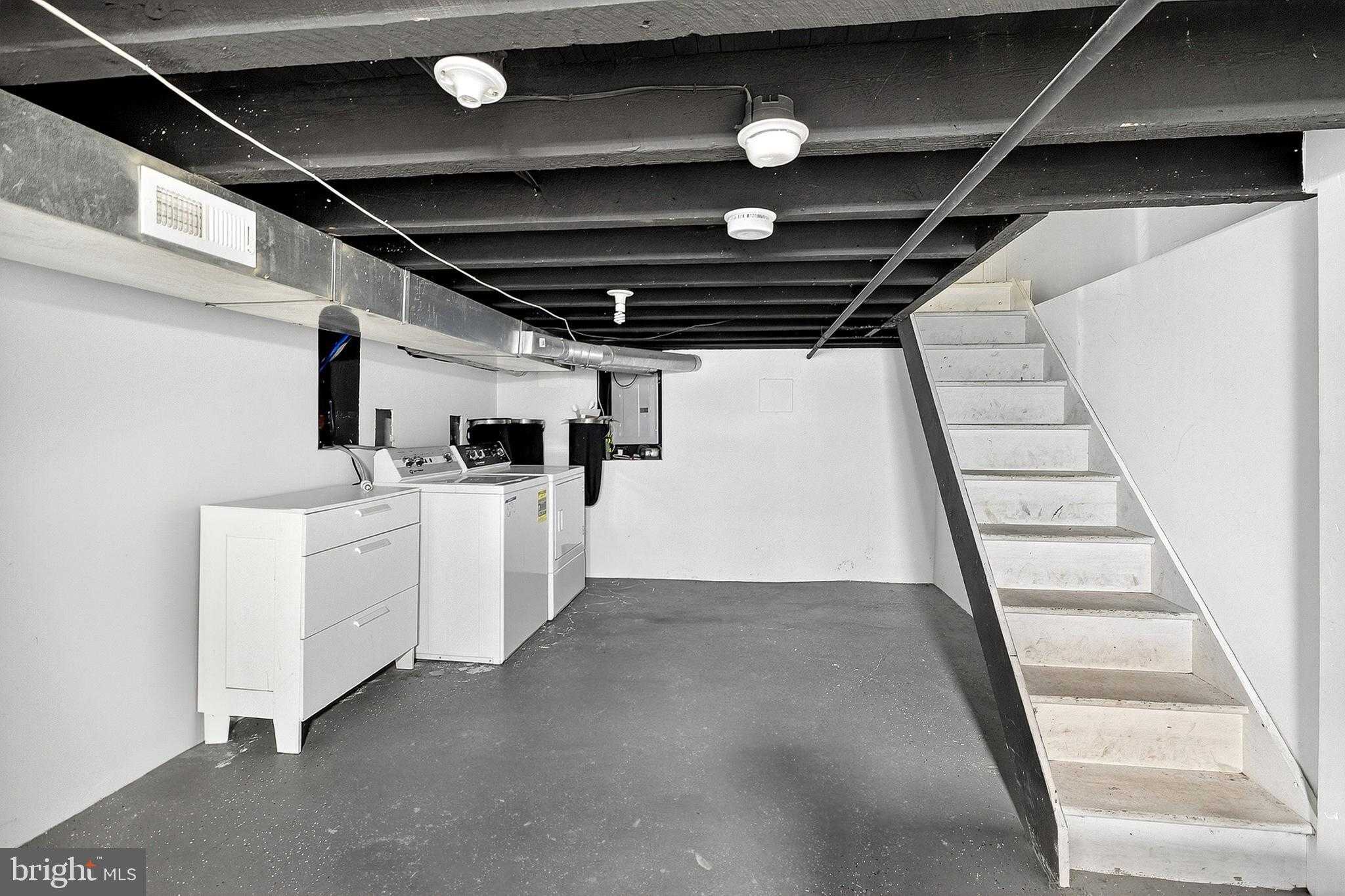 2245 Greenwich St photo 13