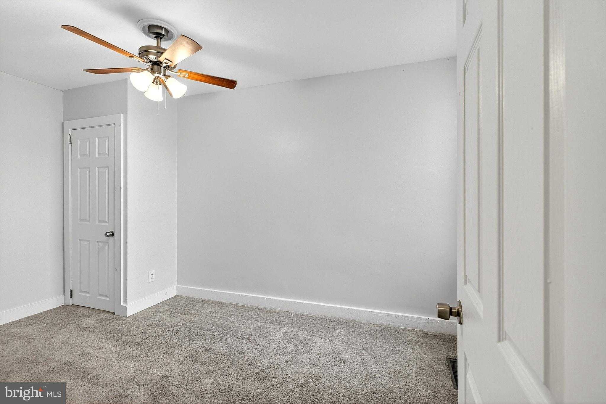 2245 Greenwich St photo 8