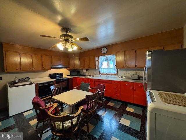 10 S Main St photo 19