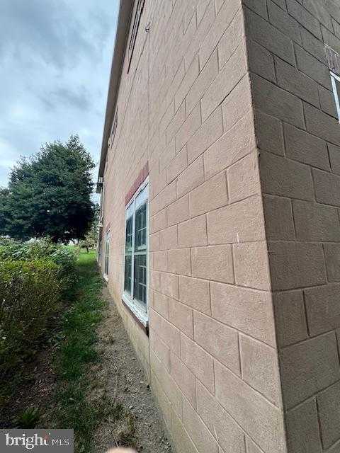 10 S Main St photo 33