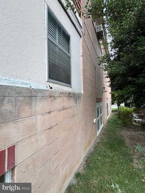 10 S Main St photo 35