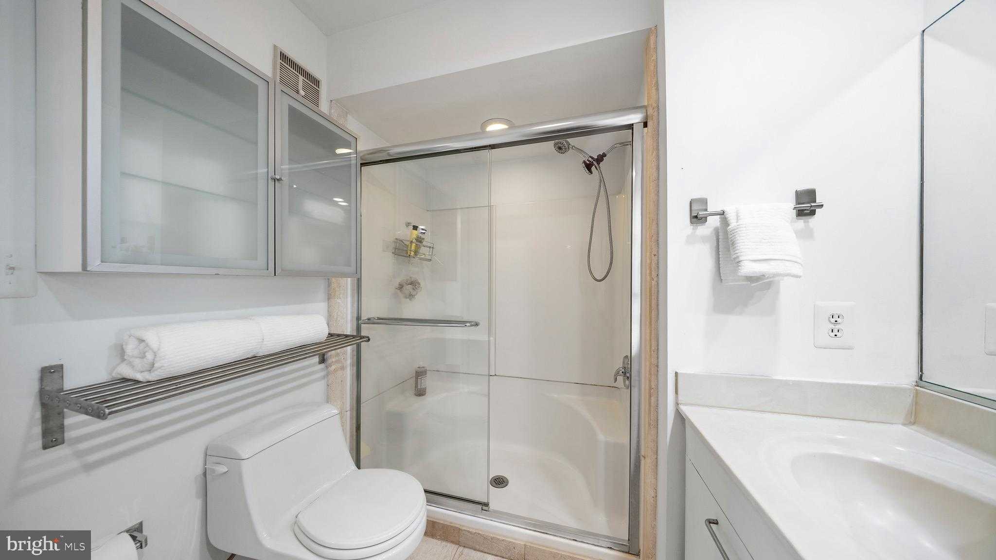 2106 Chesapeake Harbour Dr Apt 202 photo 25