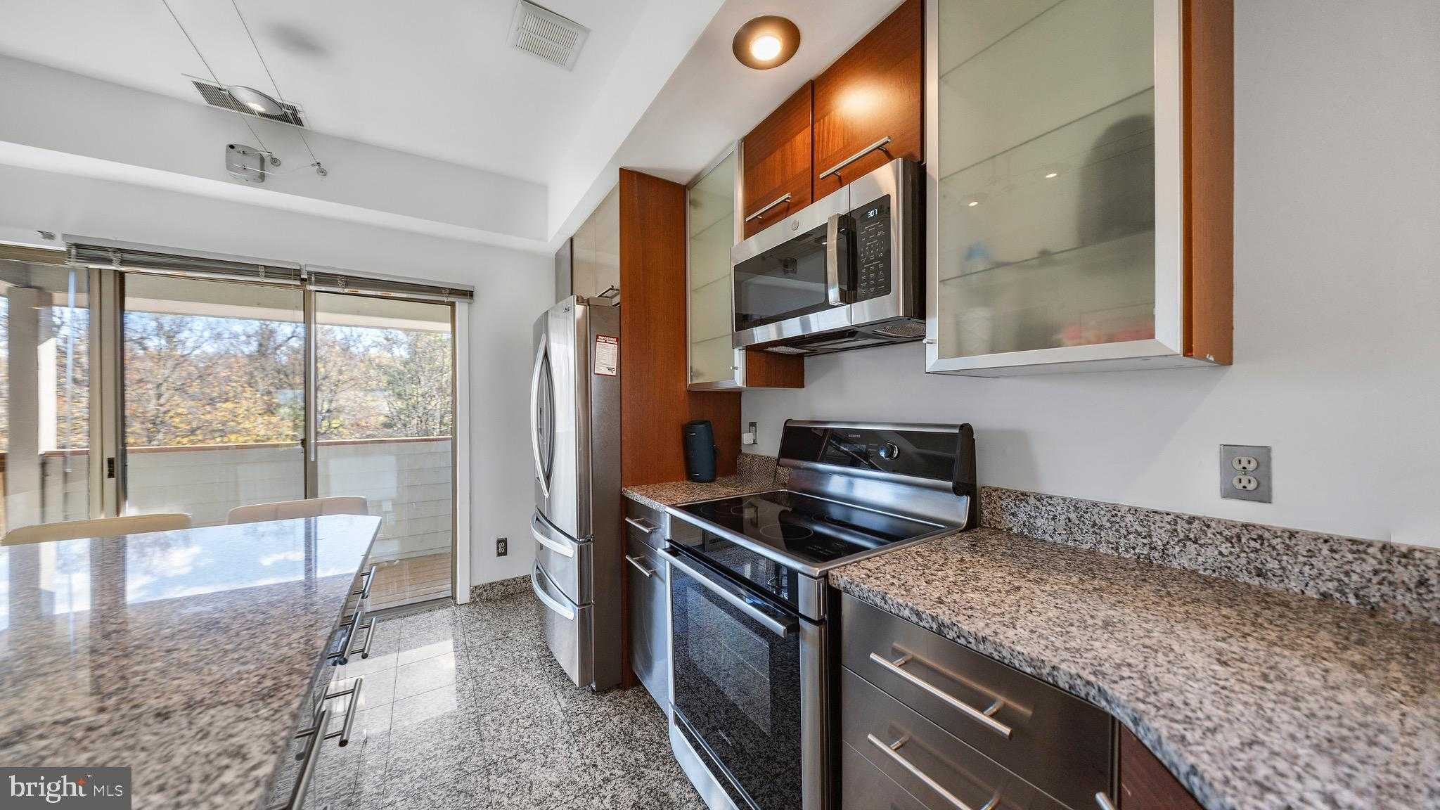 2106 Chesapeake Harbour Dr Apt 202 photo 8