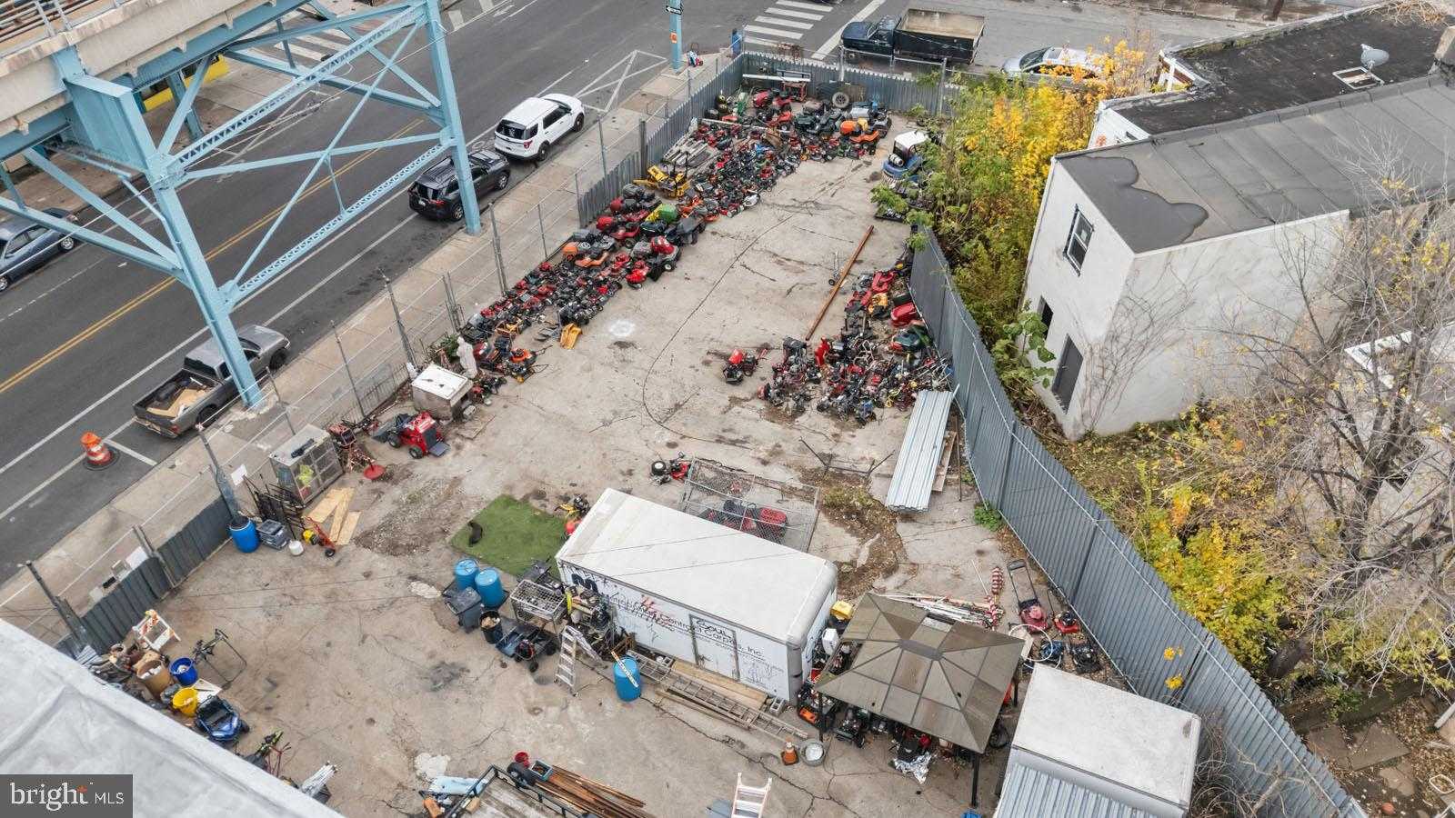 2724 Kensington Ave # 26 photo 2