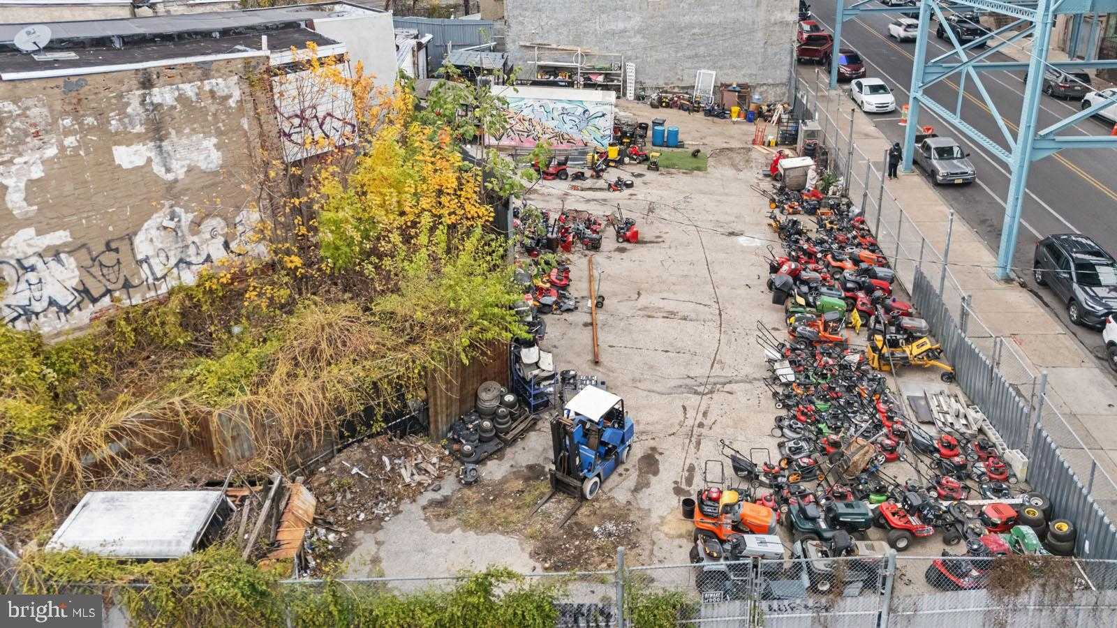 2724 Kensington Ave # 26 photo 3