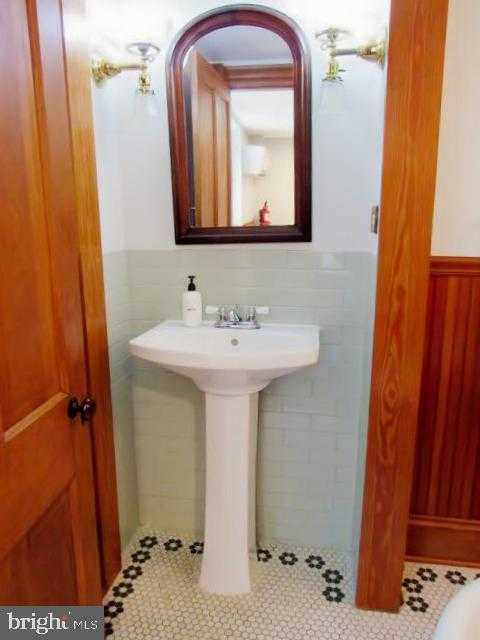 491 W Washington St photo 38