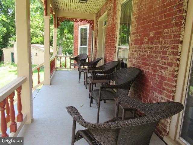 491 W Washington St photo 4