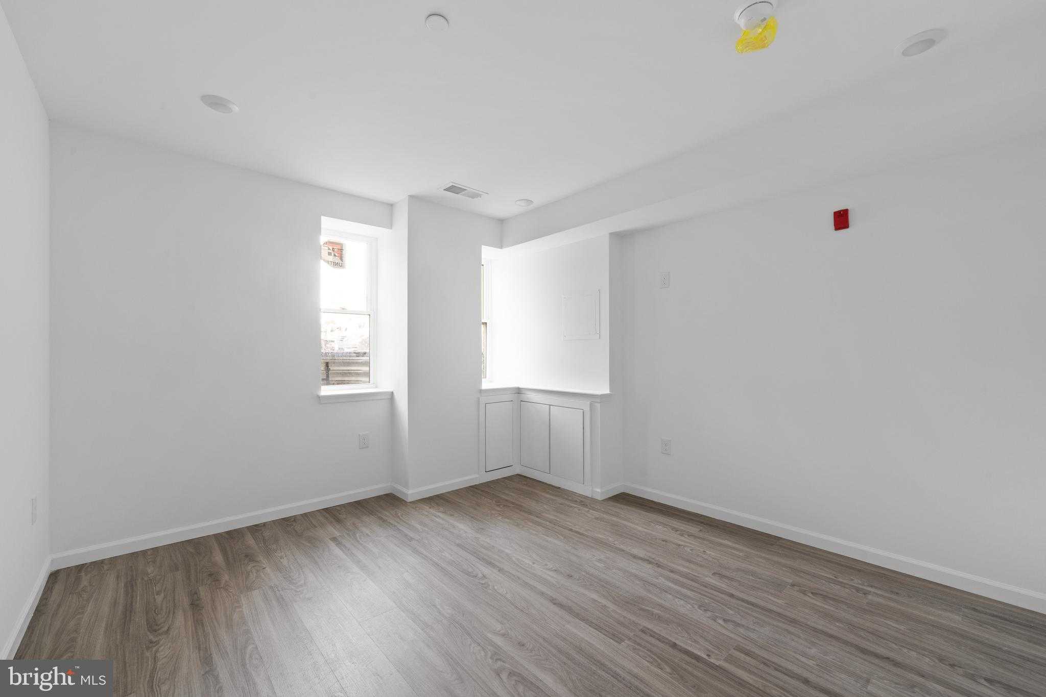 913 N 43rd St photo 17