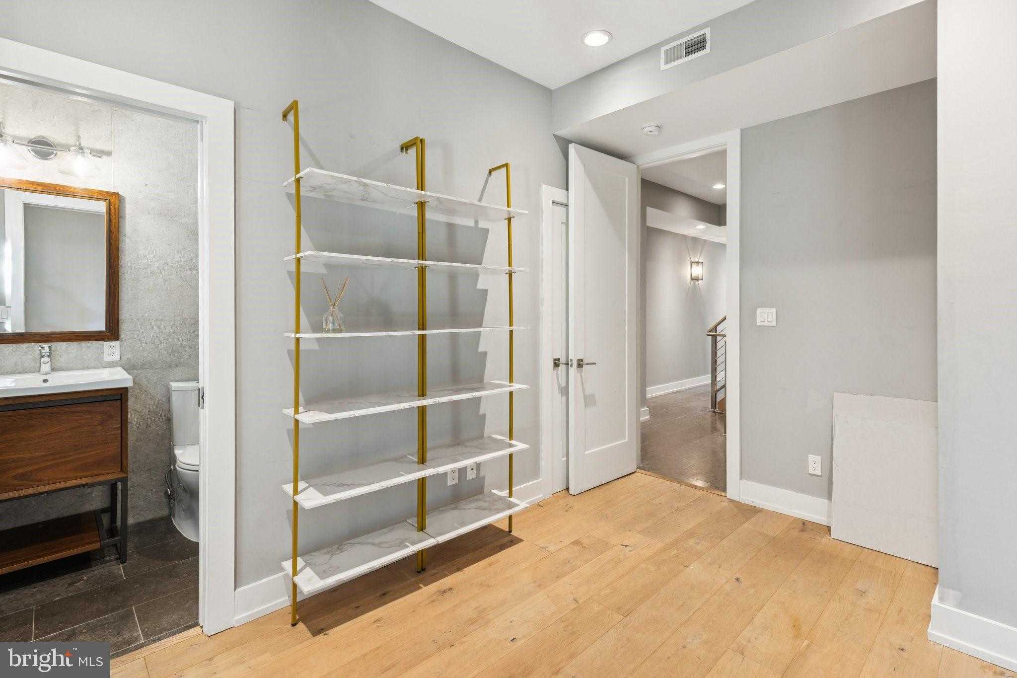 719 S 20th St photo 6