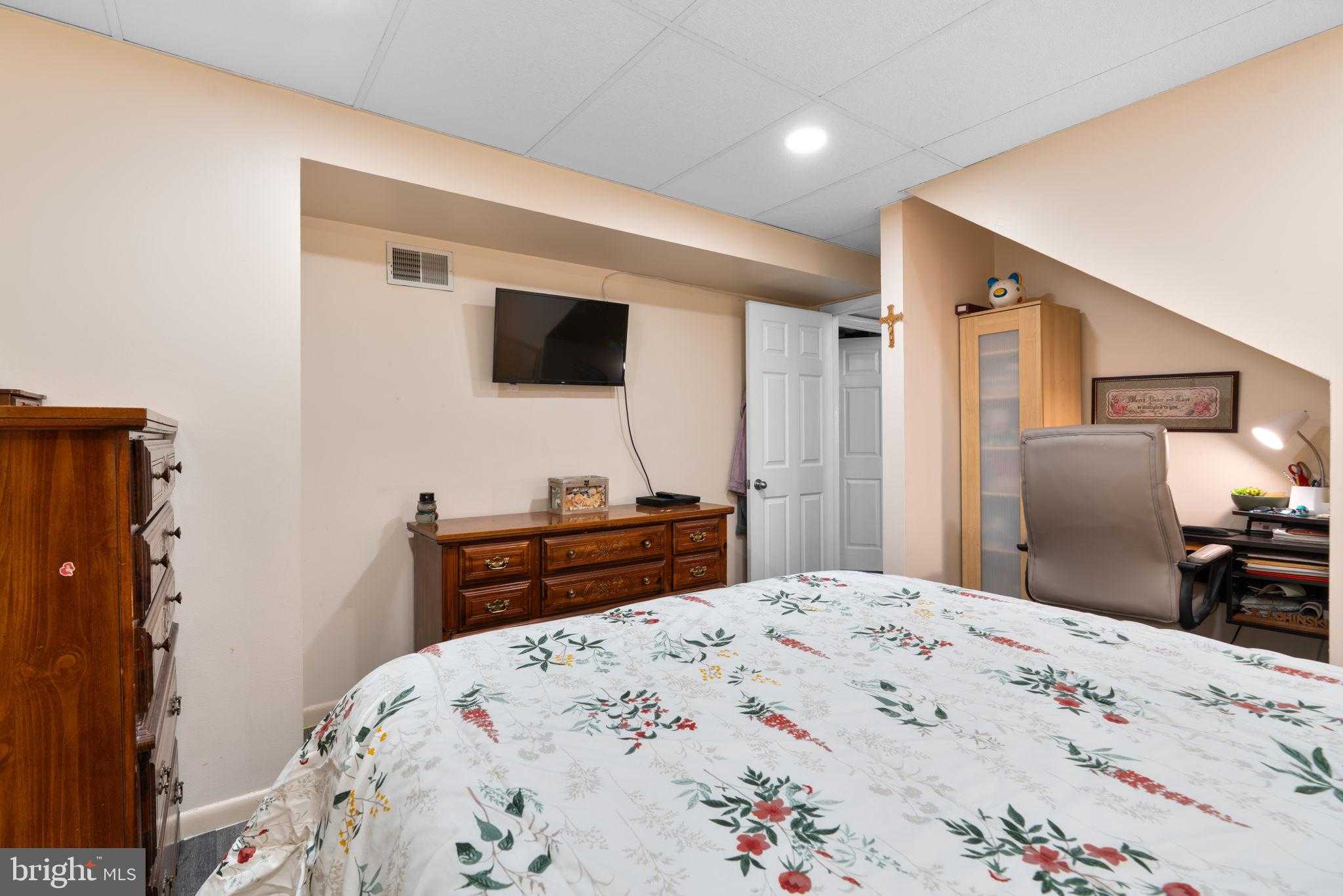 6566 Macbeth Way photo 26