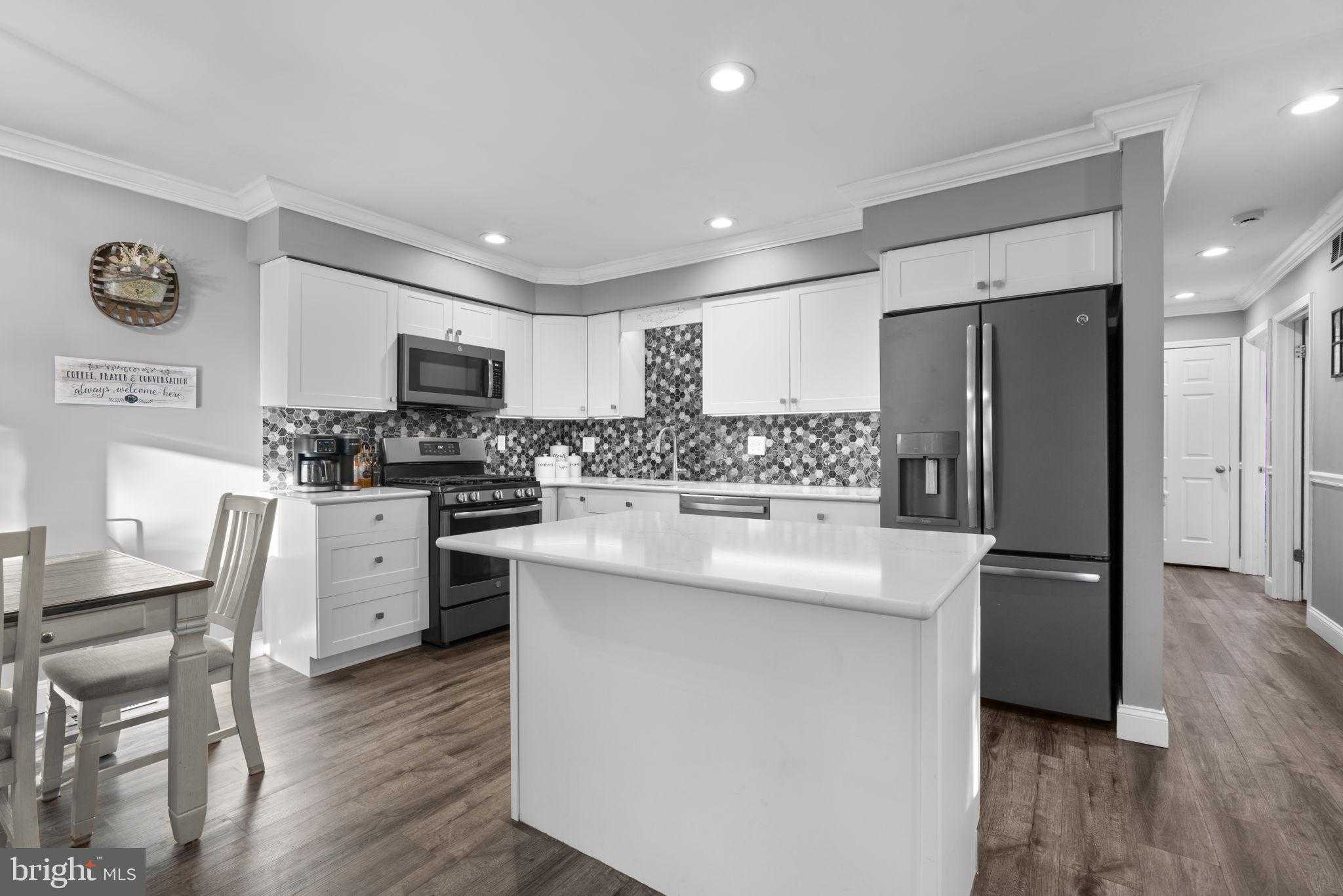 6566 Macbeth Way photo 6