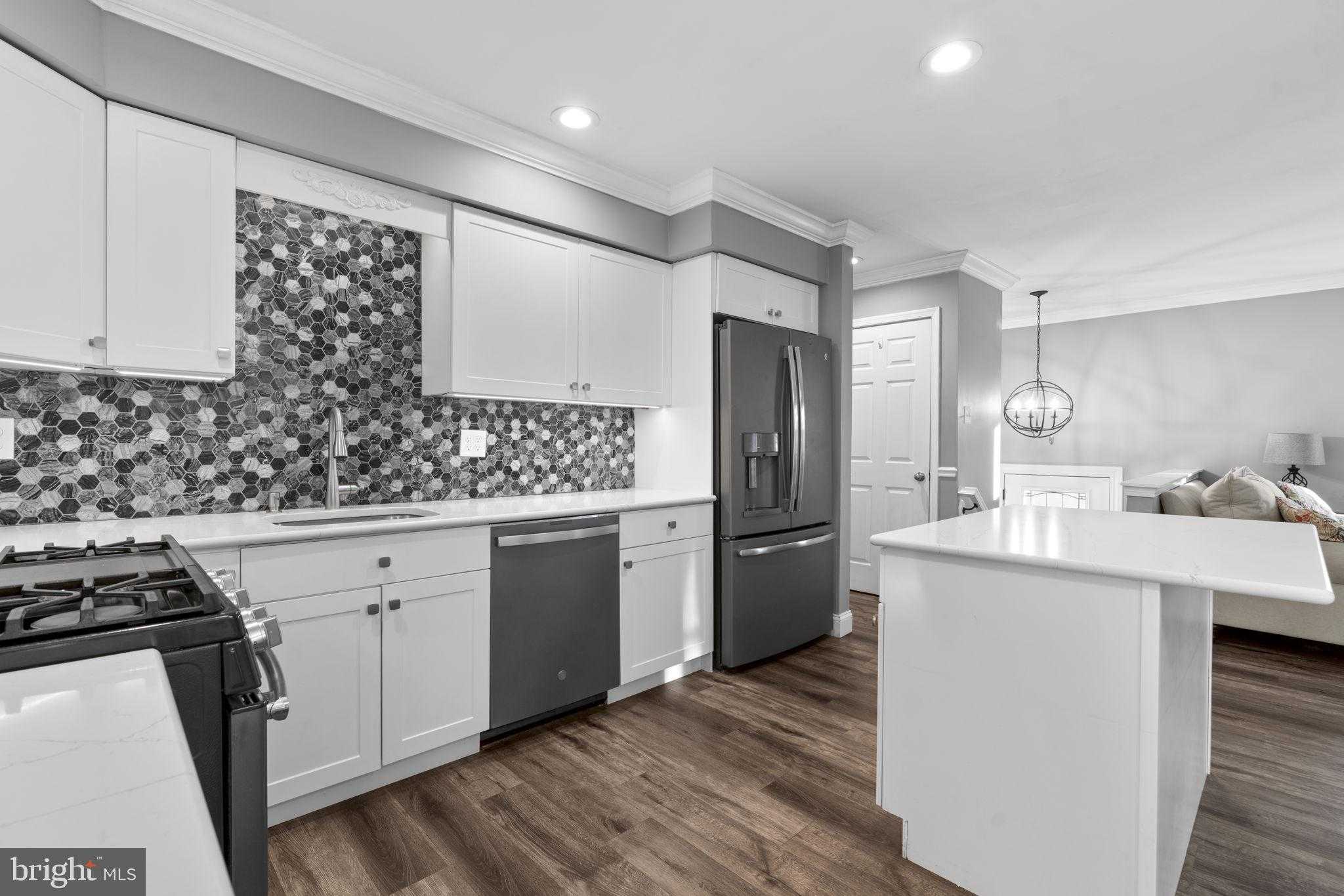 6566 Macbeth Way photo 7