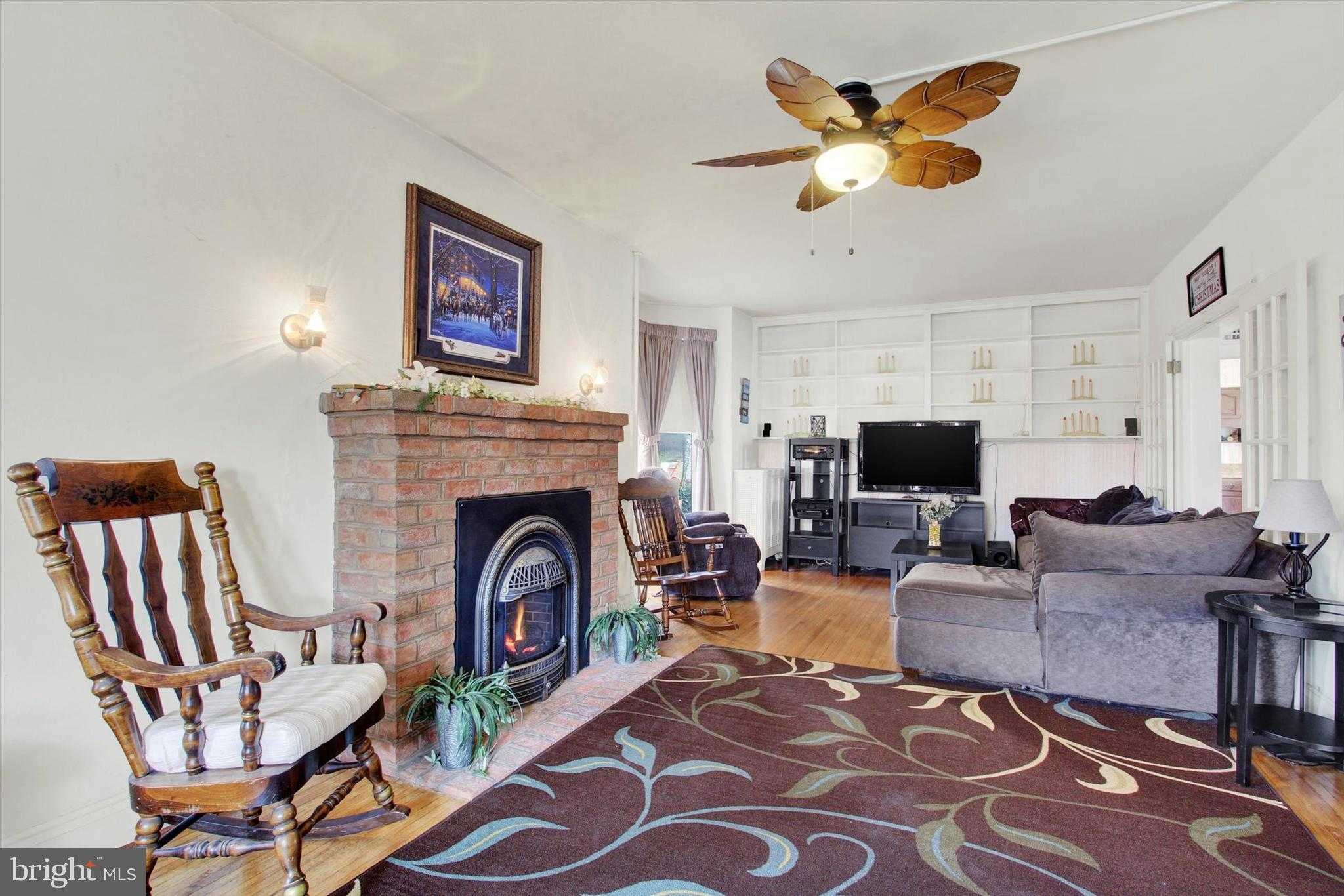 460 Baltimore St photo 14