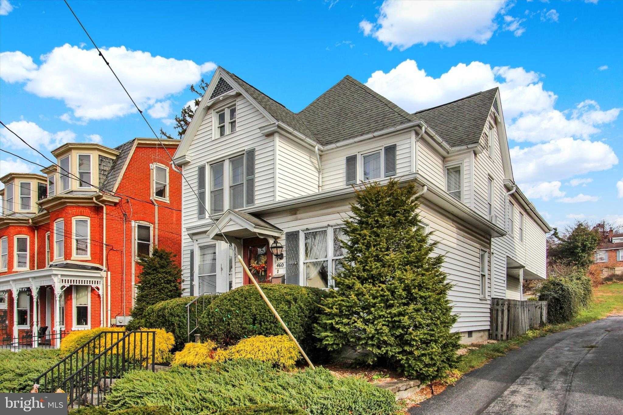 460 Baltimore St photo 2