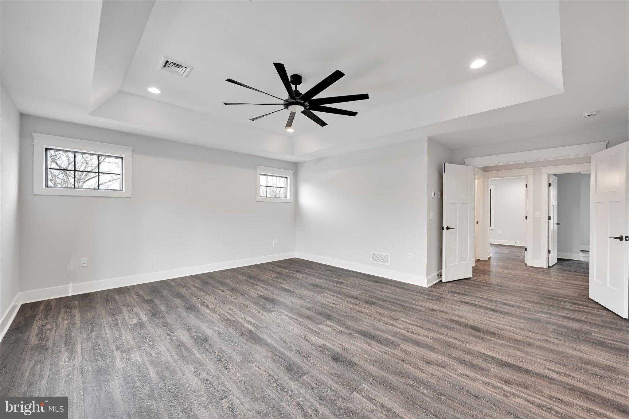 4 Pine Tree Dr photo 19