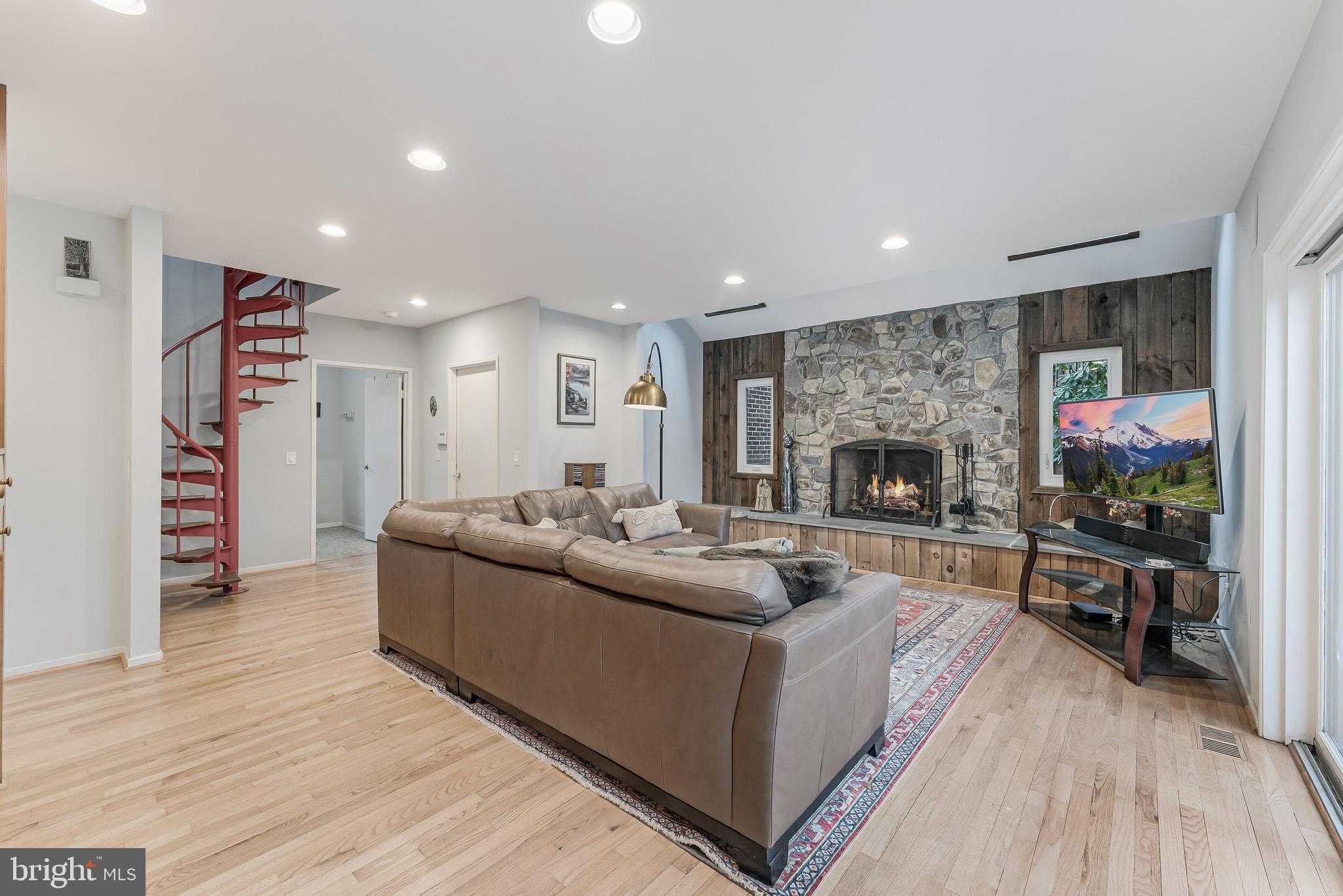 9216 Beech Hill Dr photo 37