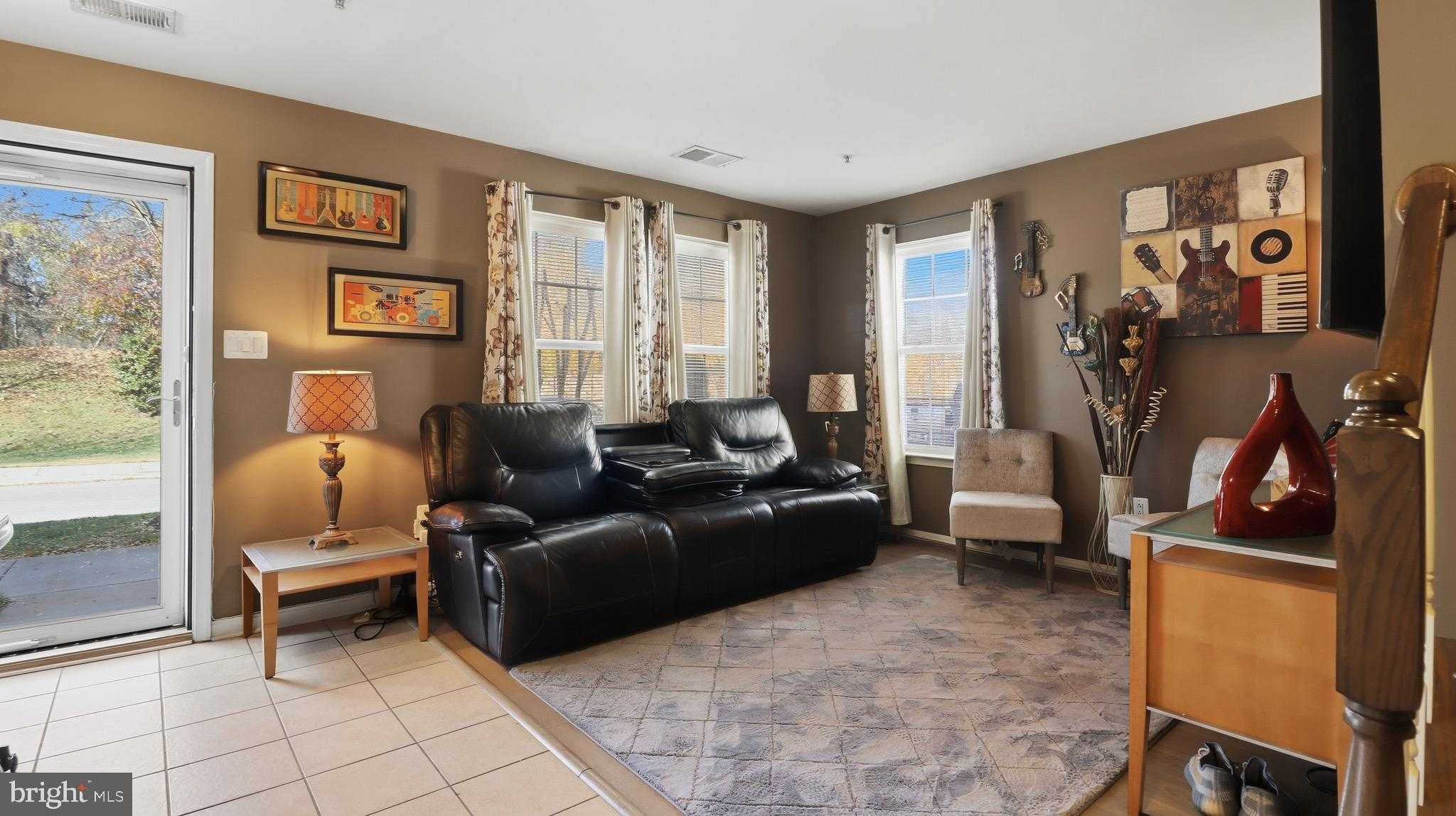 9519 Weshurst Ln photo 7